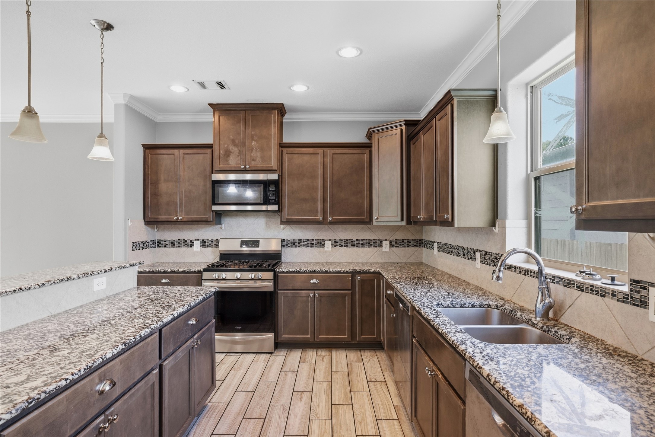 3201 Hillsdale Street Property Photo 8