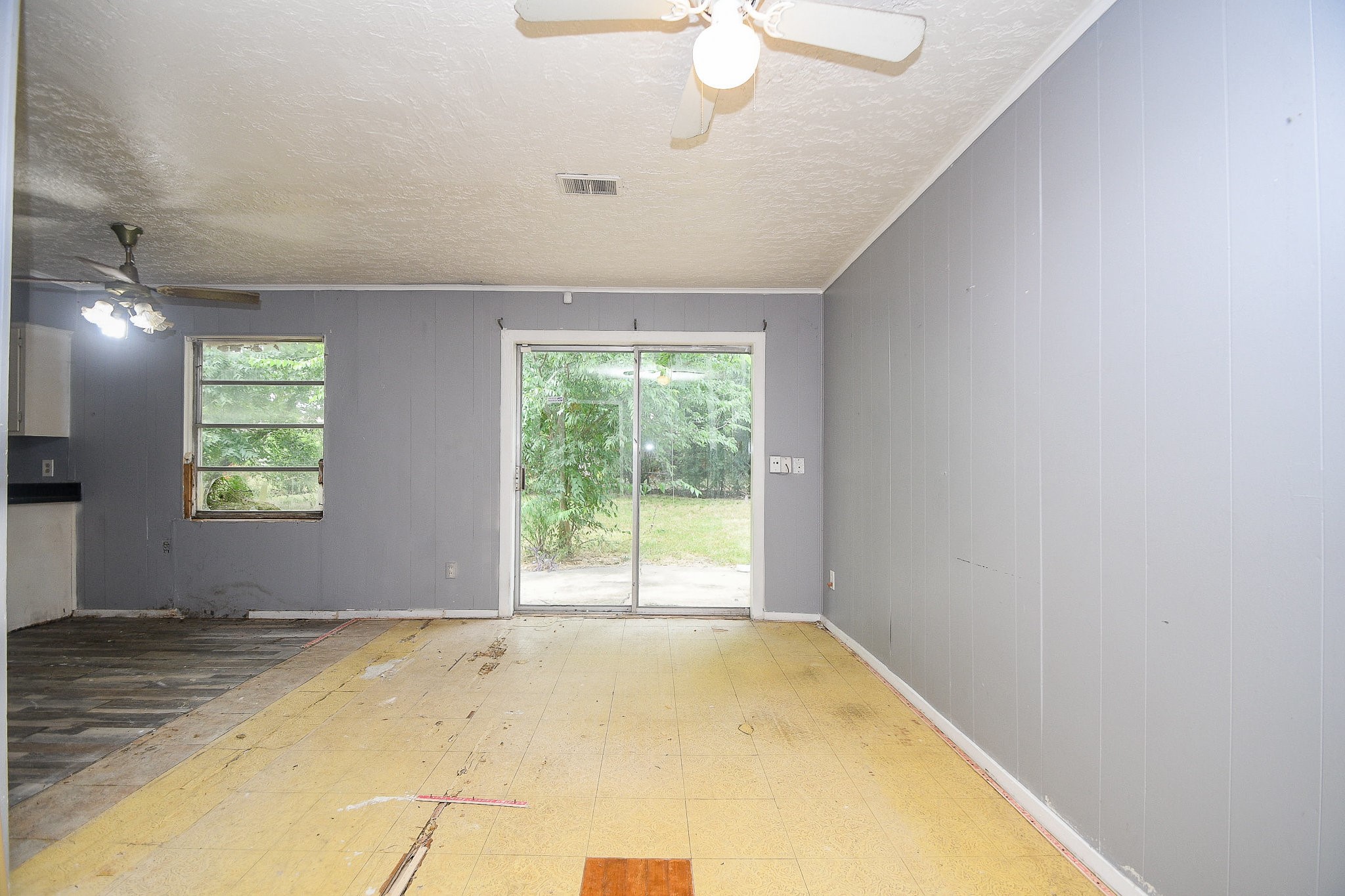 4231 S Acres Drive Property Photo 8