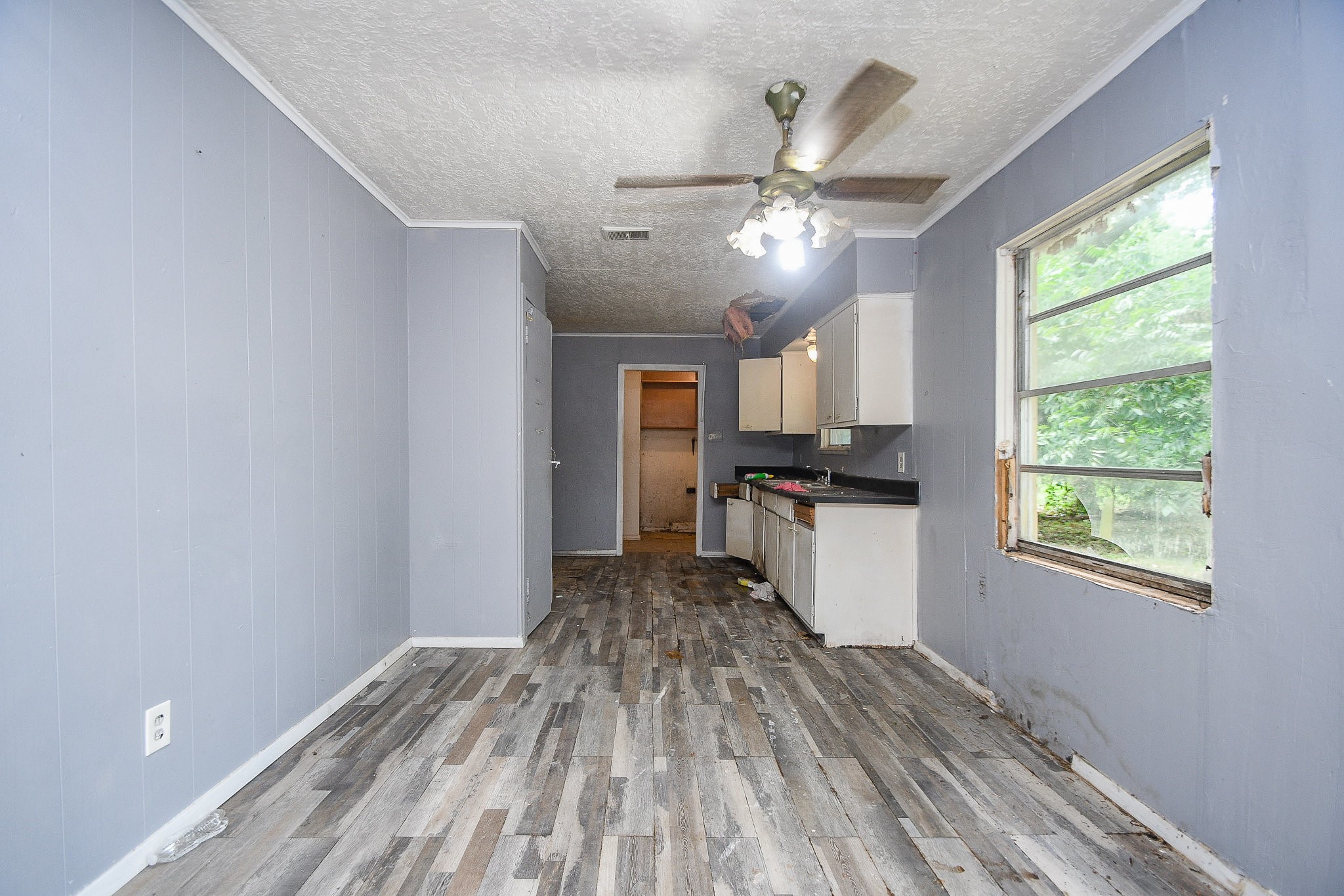 4231 S Acres Drive Property Photo 11