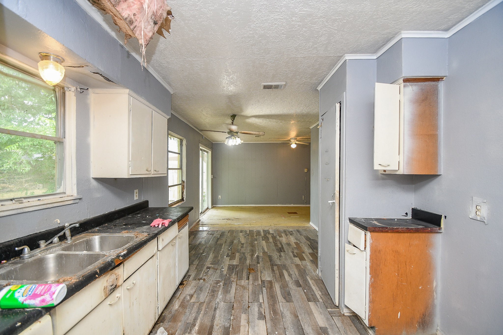4231 S Acres Drive Property Photo 13