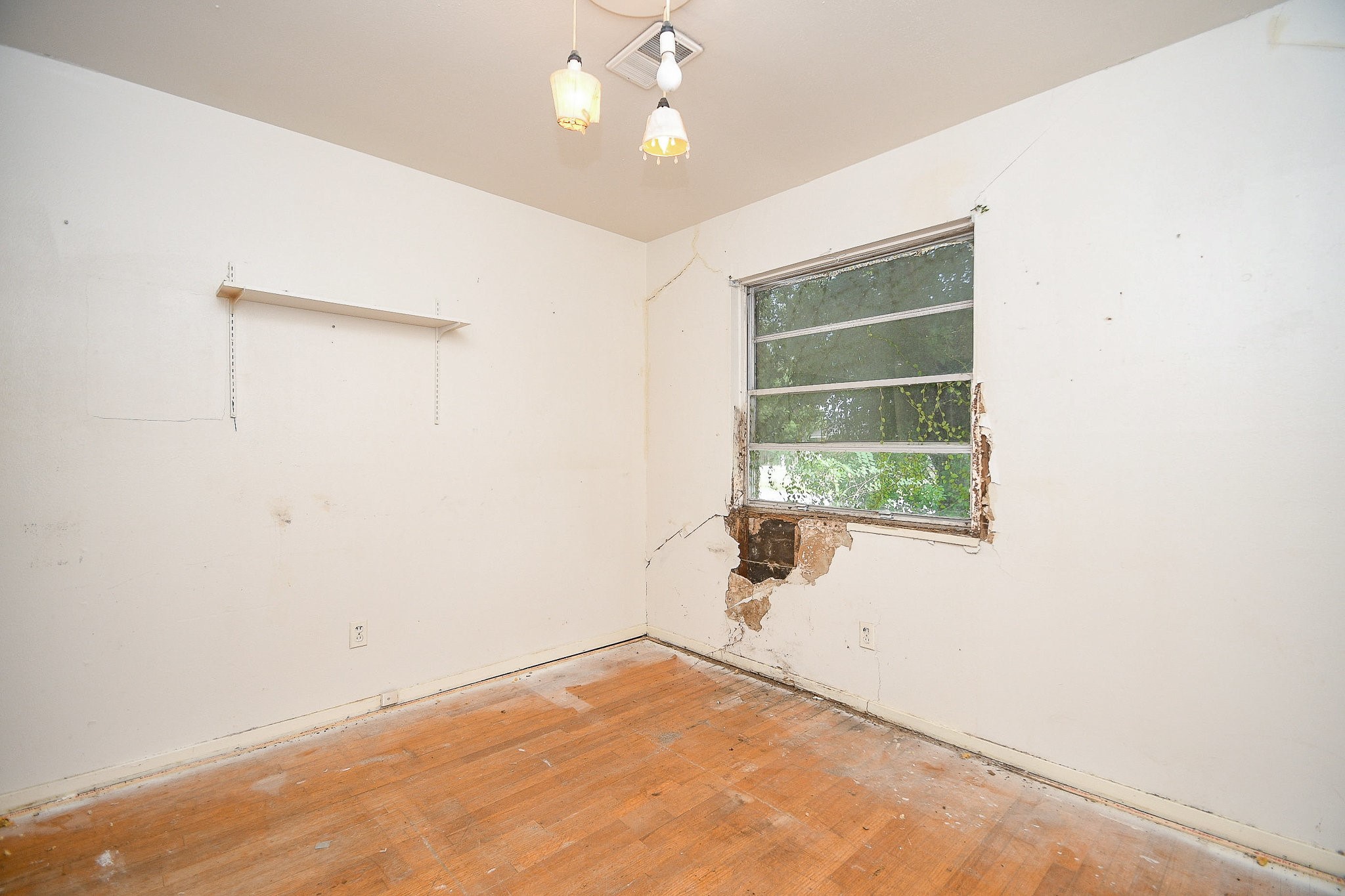 4231 S Acres Drive Property Photo 15