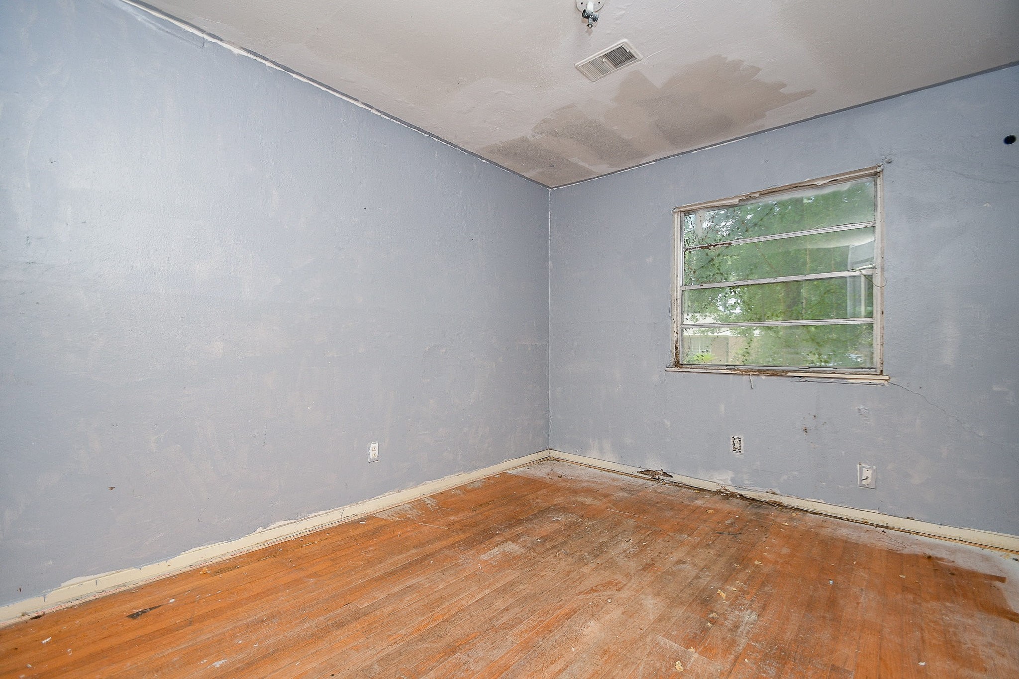 4231 S Acres Drive Property Photo 19