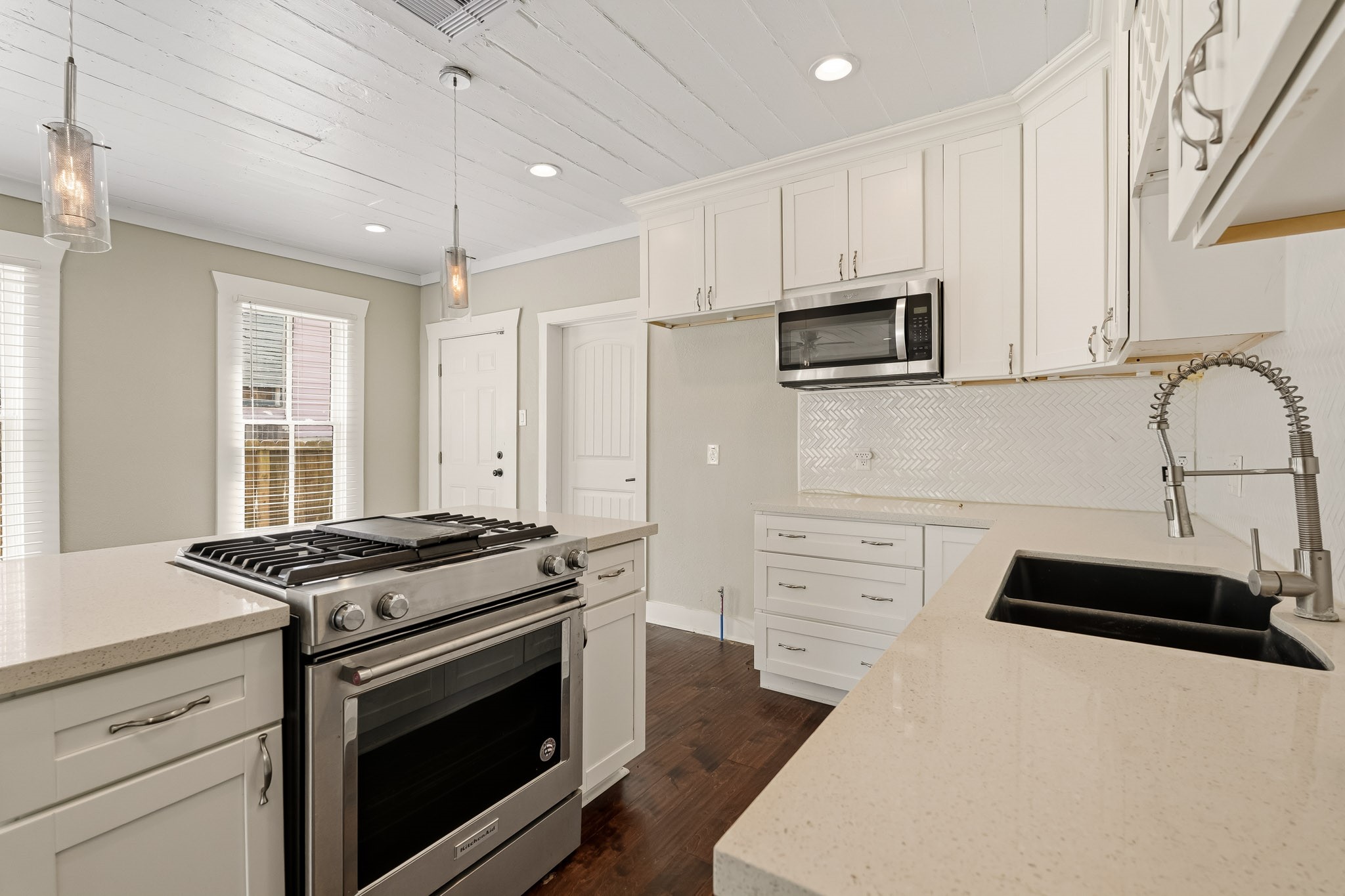 1011 Sealy Street Property Photo 15