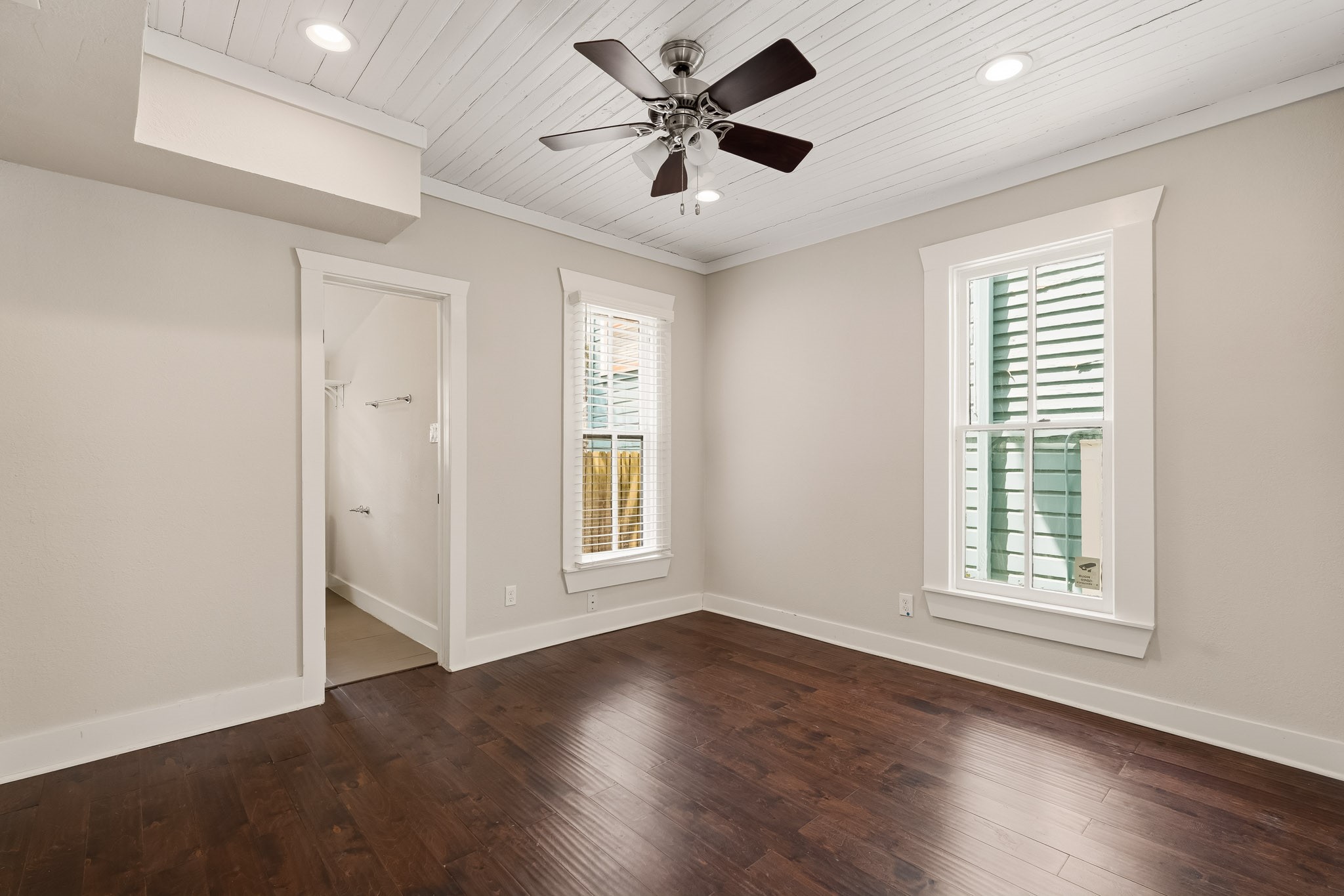 1011 Sealy Street Property Photo 16