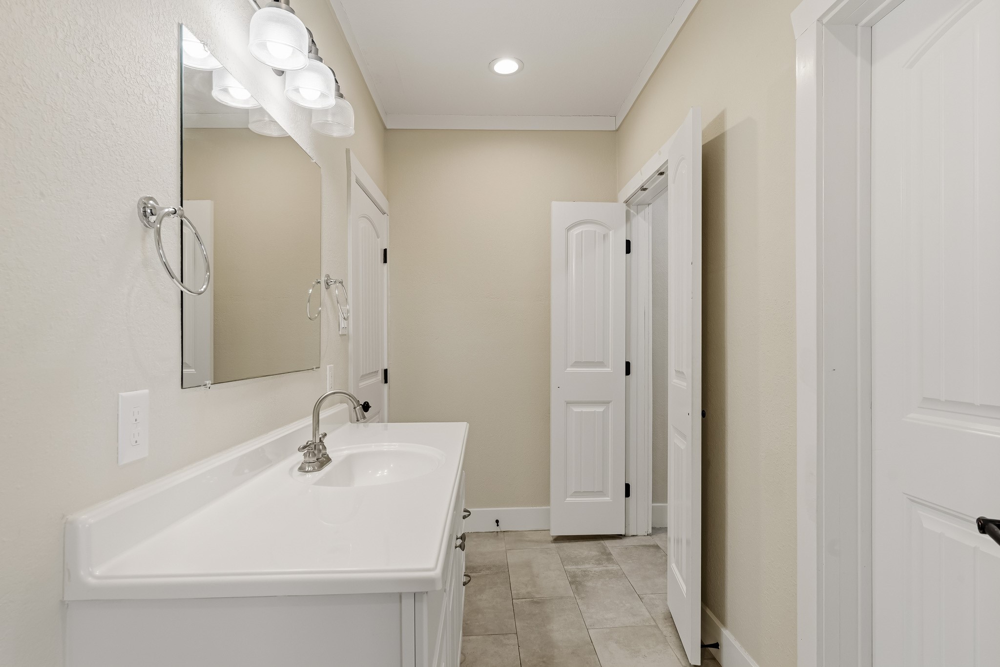 1011 Sealy Street Property Photo 23