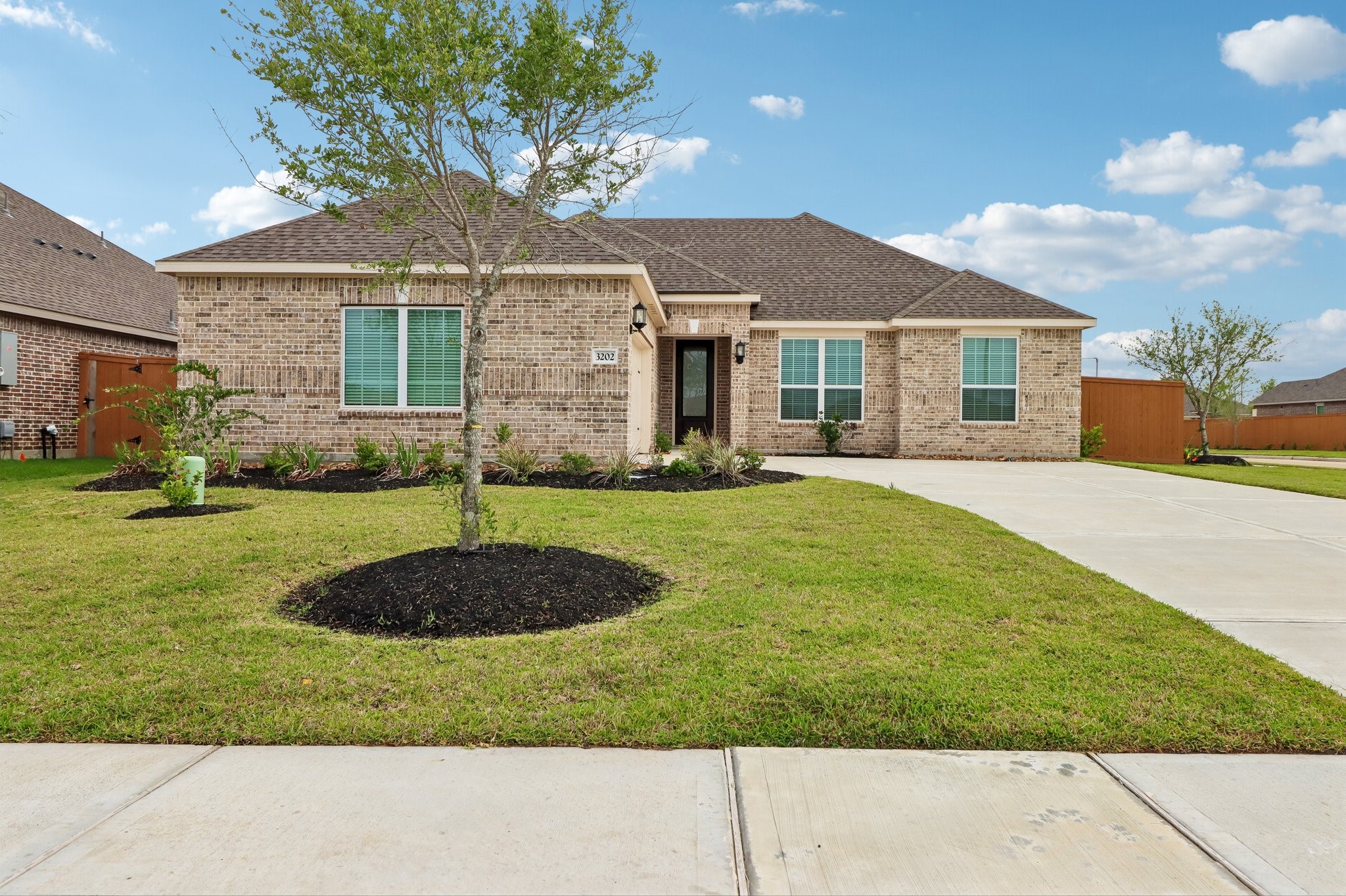 3202 Bolt Rope Drive Property Photo 1