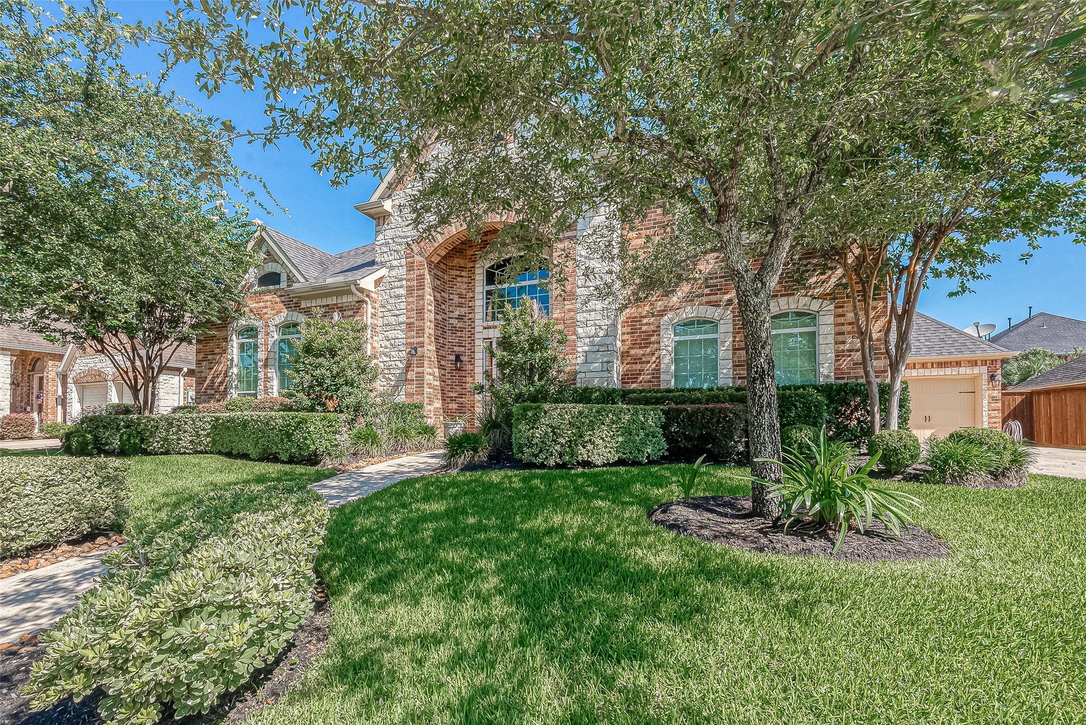 7915 Sleepy Rose Court Property Photo 1