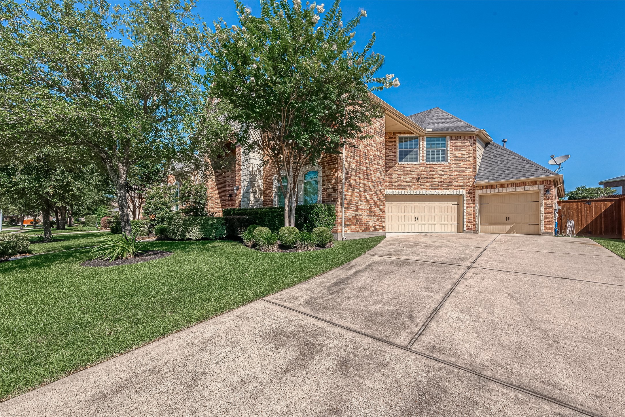 7915 Sleepy Rose Court Property Photo 3
