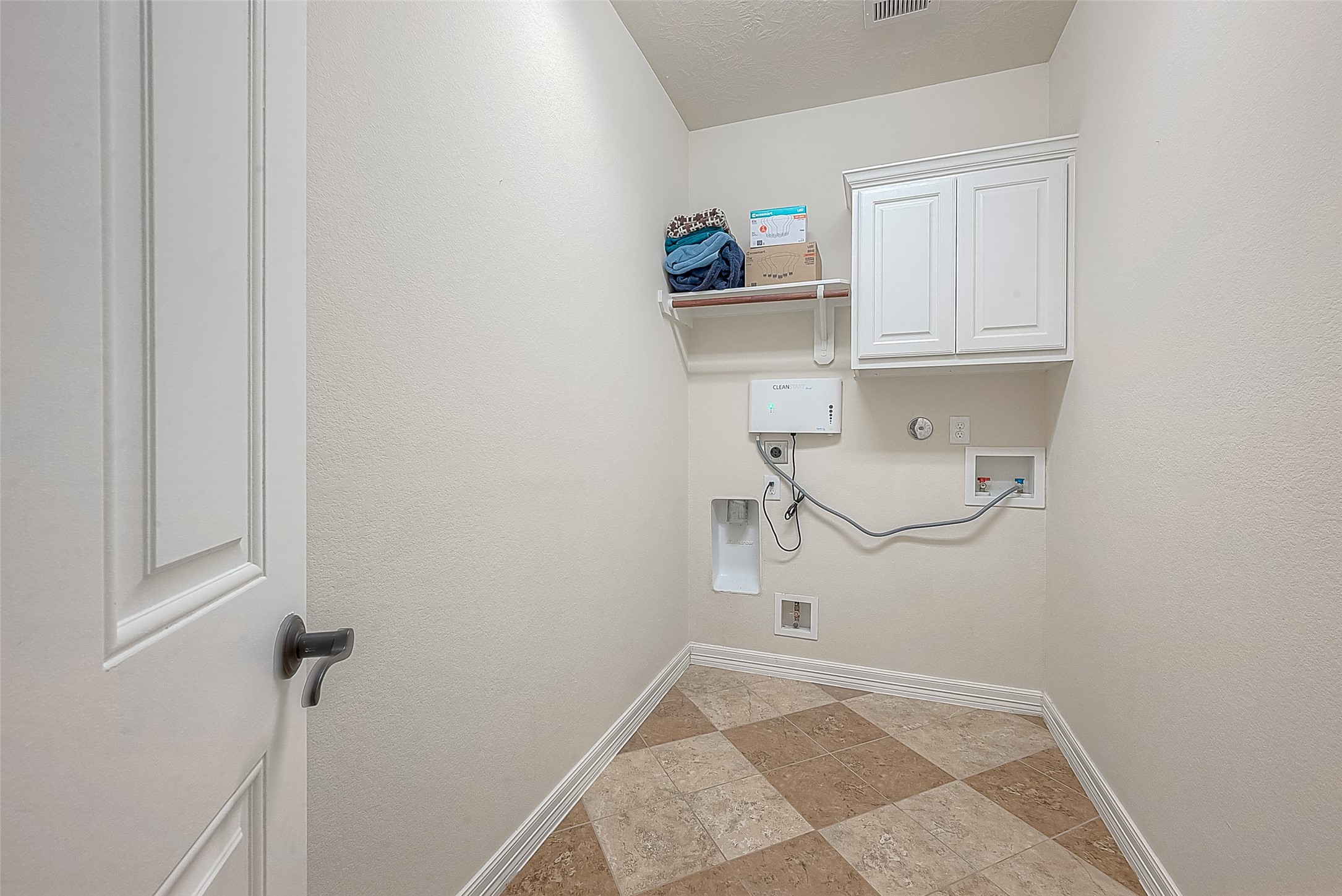 7915 Sleepy Rose Court Property Photo 24