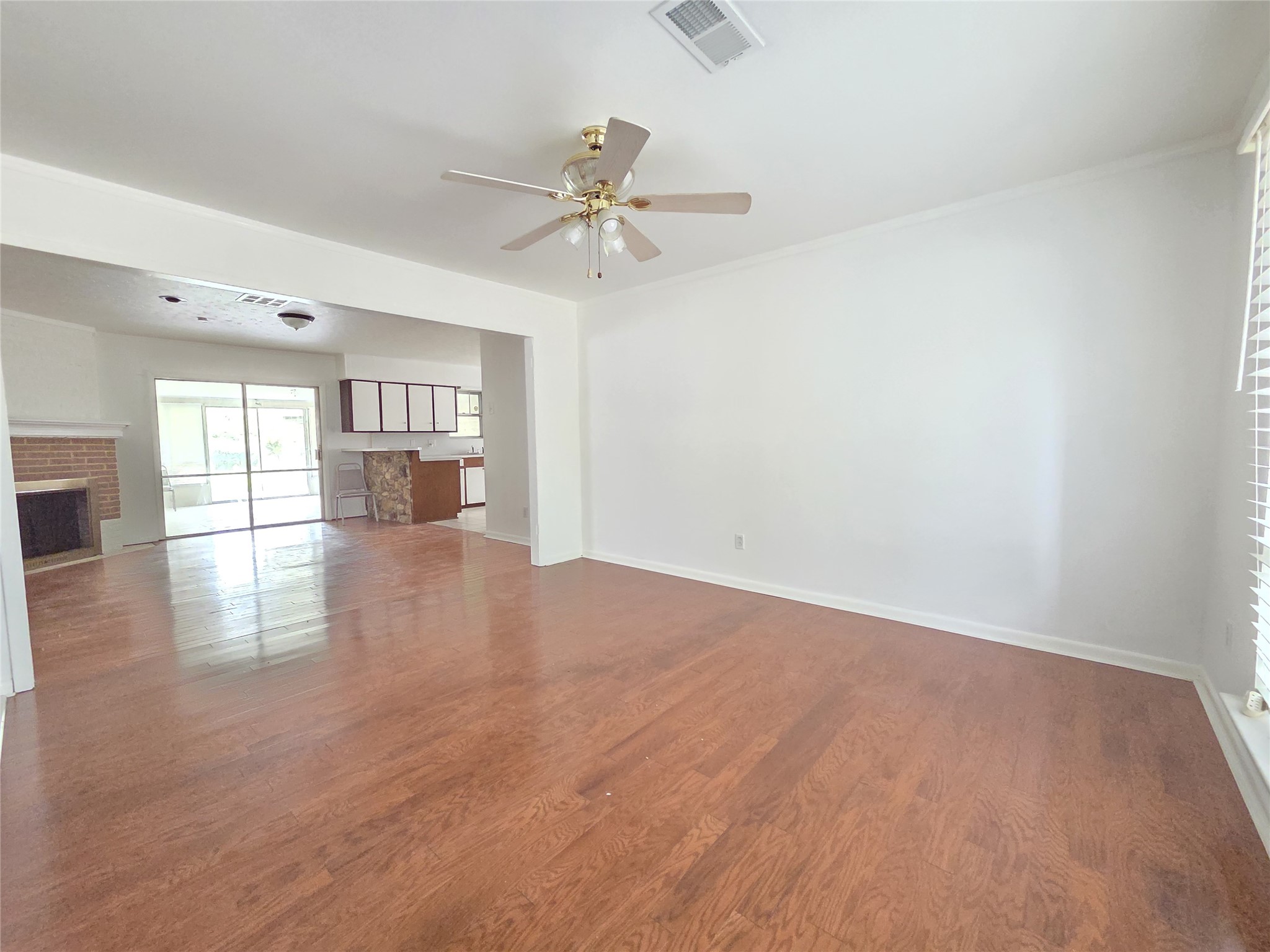 9754 Ebb Street Property Photo 6