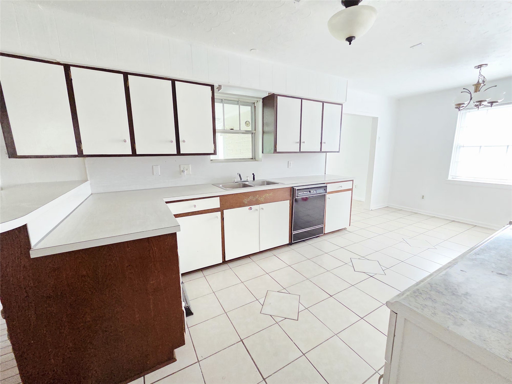9754 Ebb Street Property Photo 10