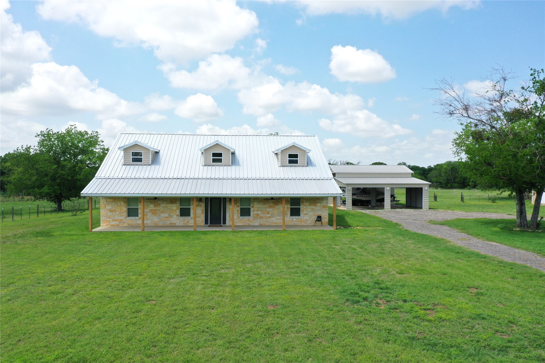 107 S Highway 14 Property Photo 8