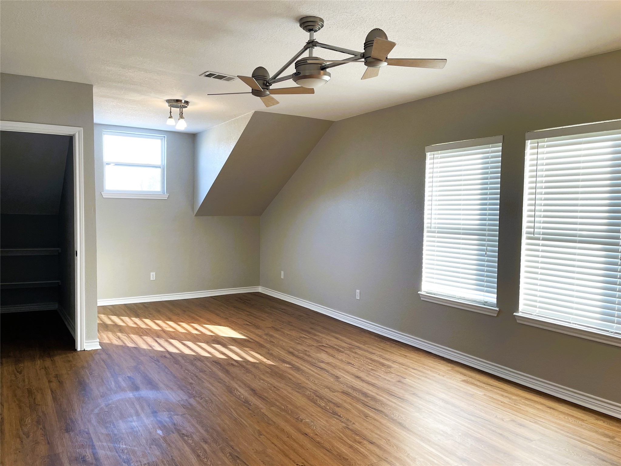 107 S Highway 14 Property Photo 32
