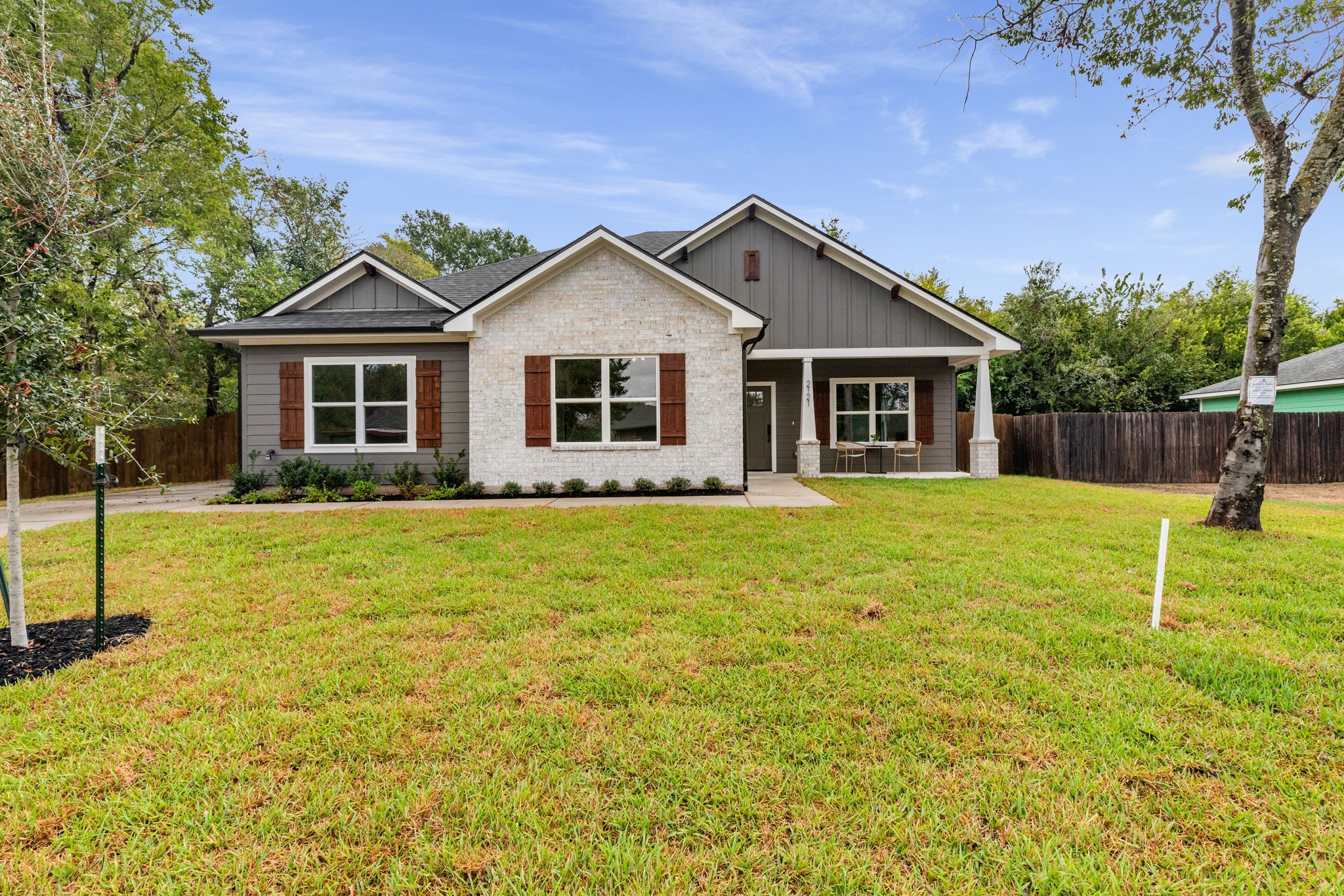 2121 Manning Property Photo 1