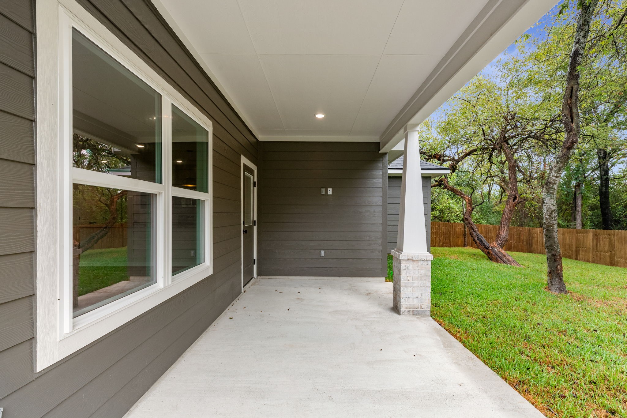 2121 Manning Property Photo 24