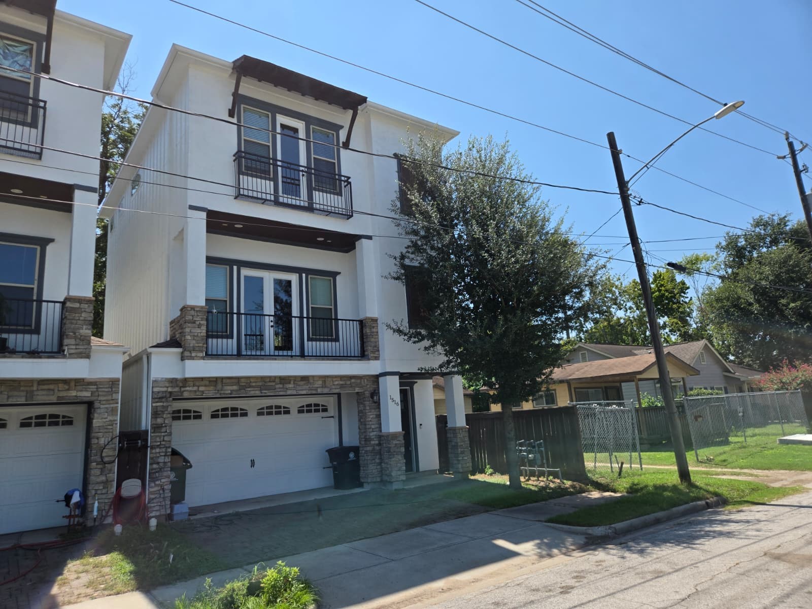 1516 Amundsen Street Property Photo 2