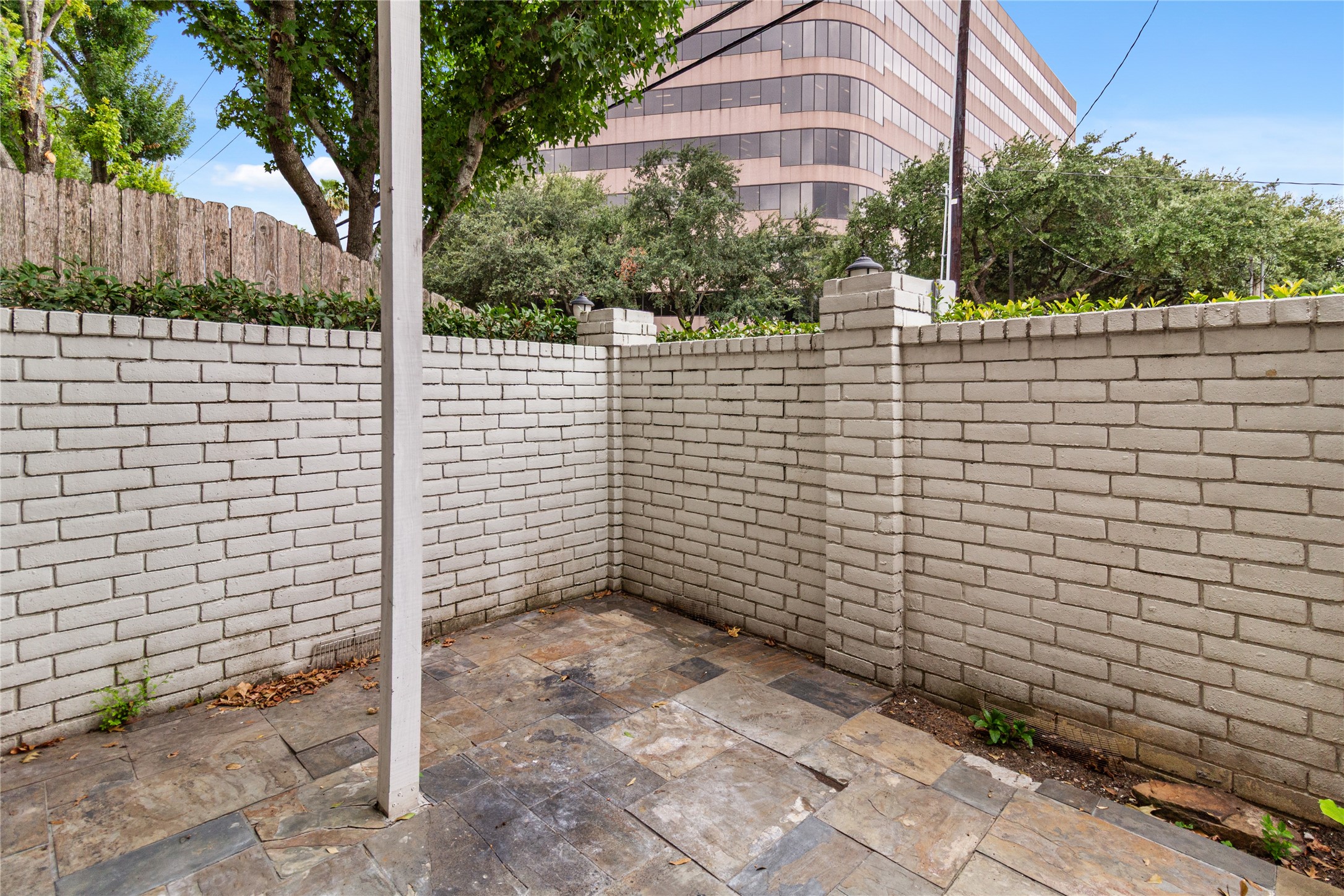 1911 Bering Drive Property Photo 3