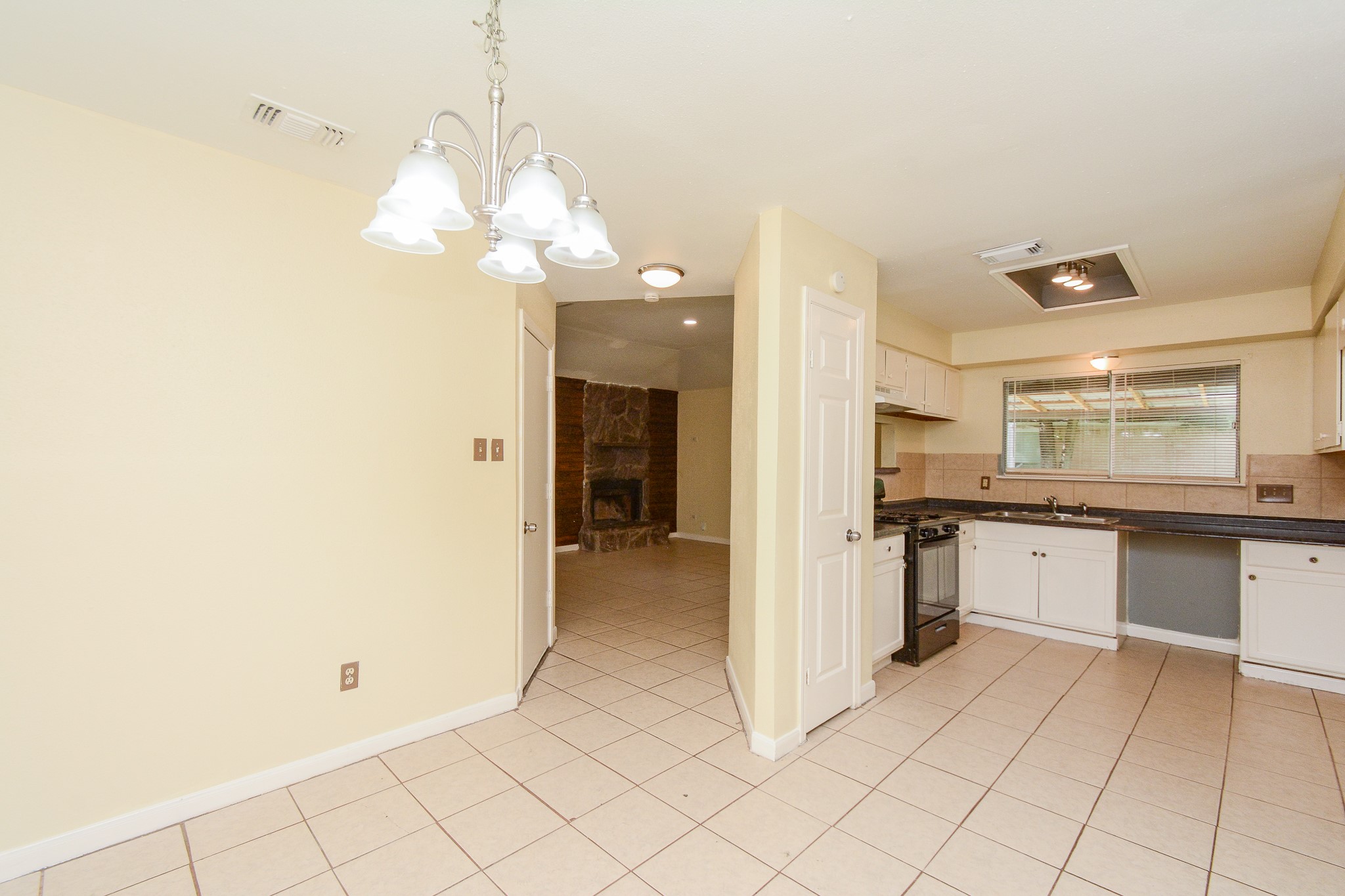 8607 Crystal Cove Circle Property Photo 7