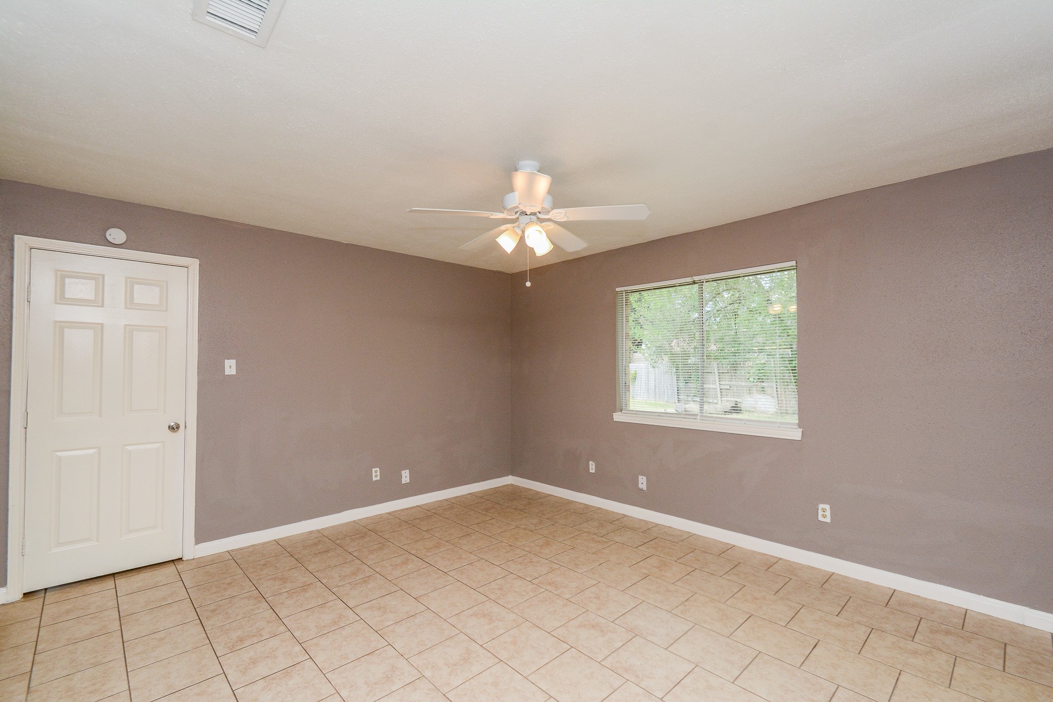 8607 Crystal Cove Circle Property Photo 9