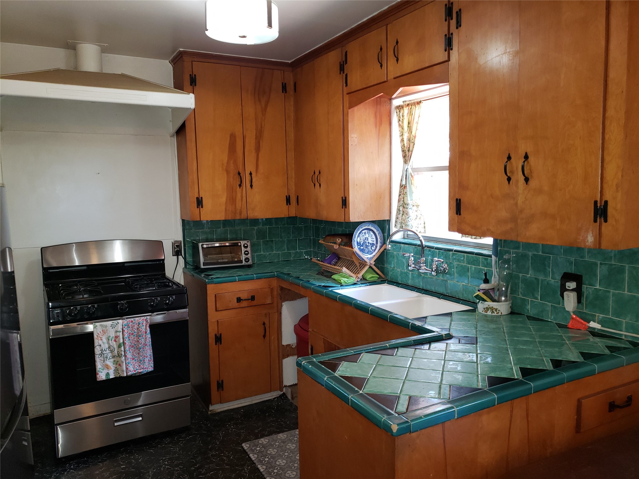 5906 Leon Street Property Photo 13