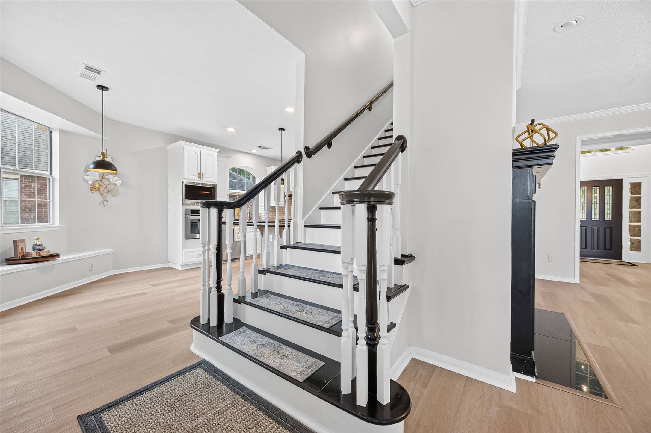 12514 Leytonstone Street Property Photo 12