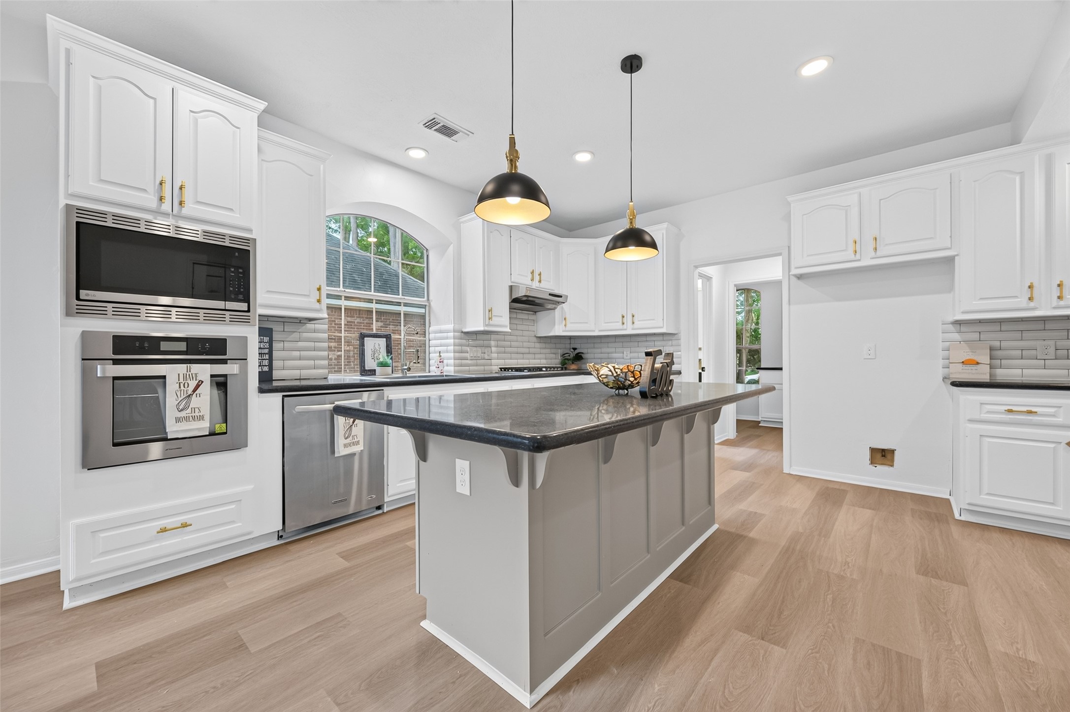 12514 Leytonstone Street Property Photo 14