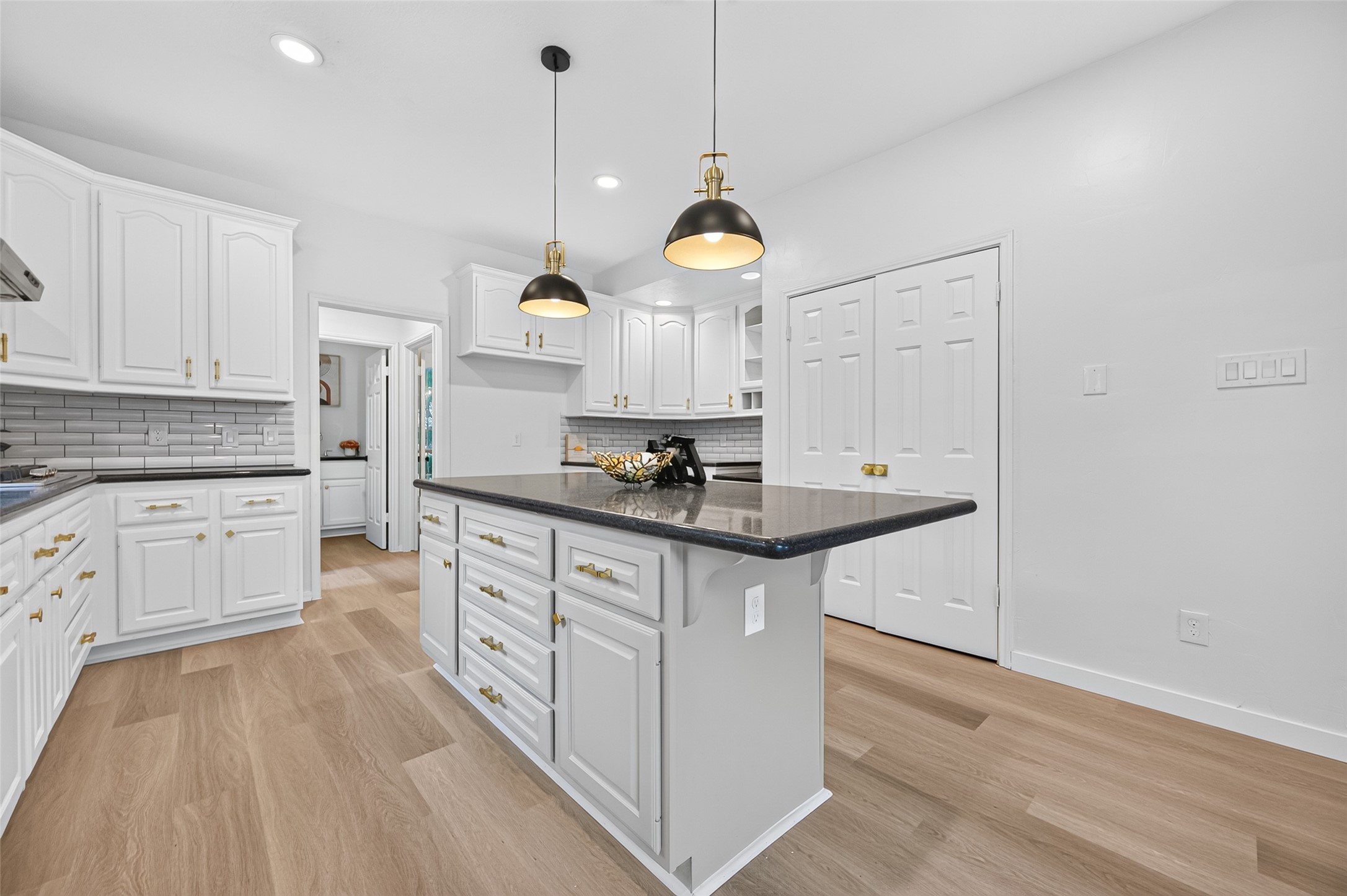12514 Leytonstone Street Property Photo 16