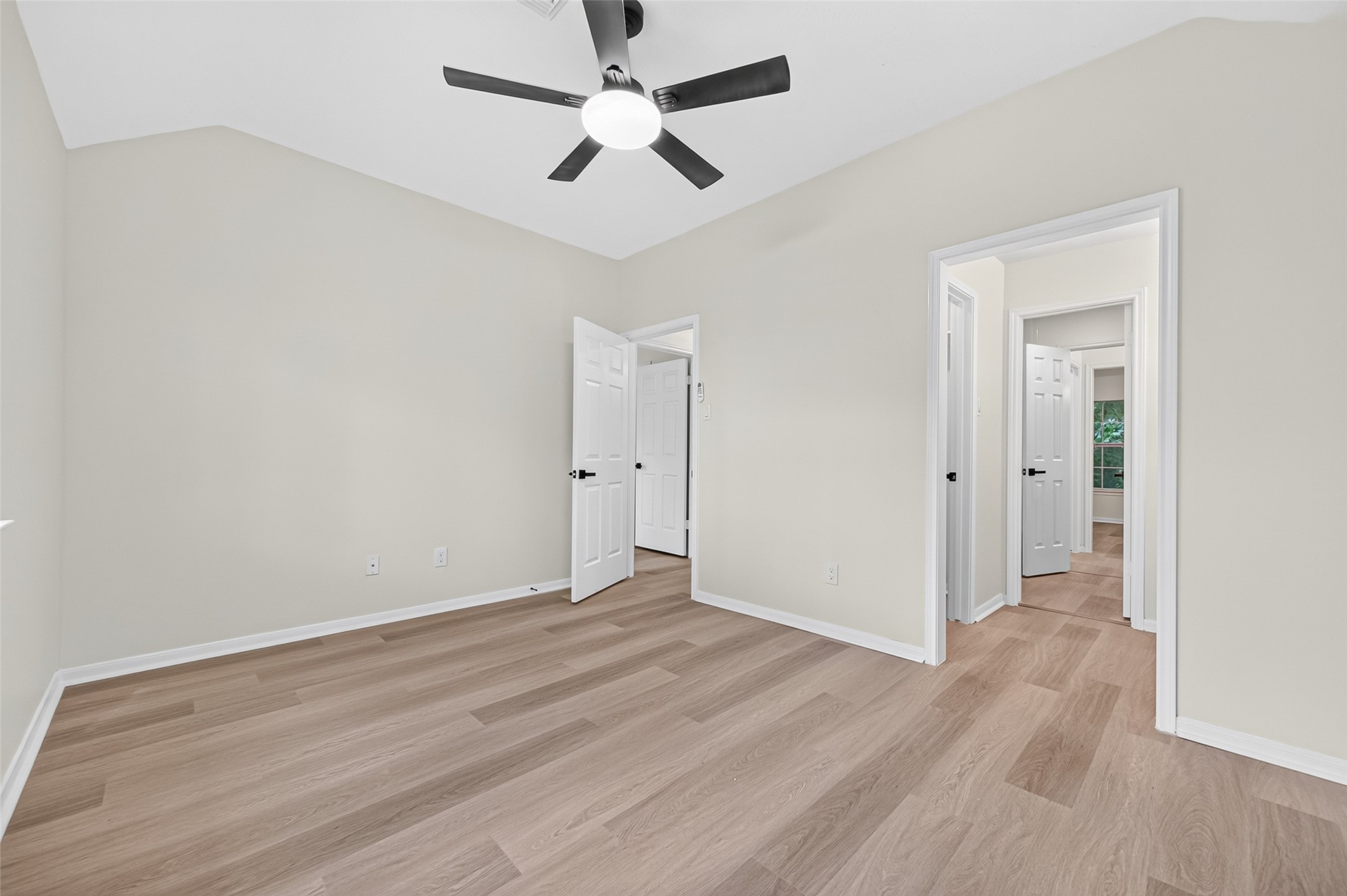 12514 Leytonstone Street Property Photo 42