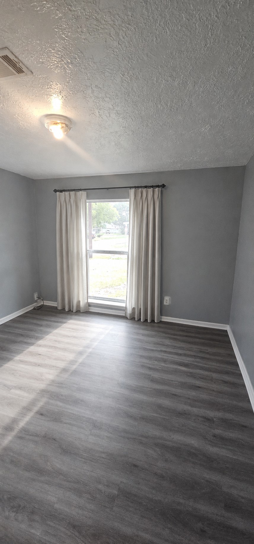 713 S Fenner Avenue Property Photo 6