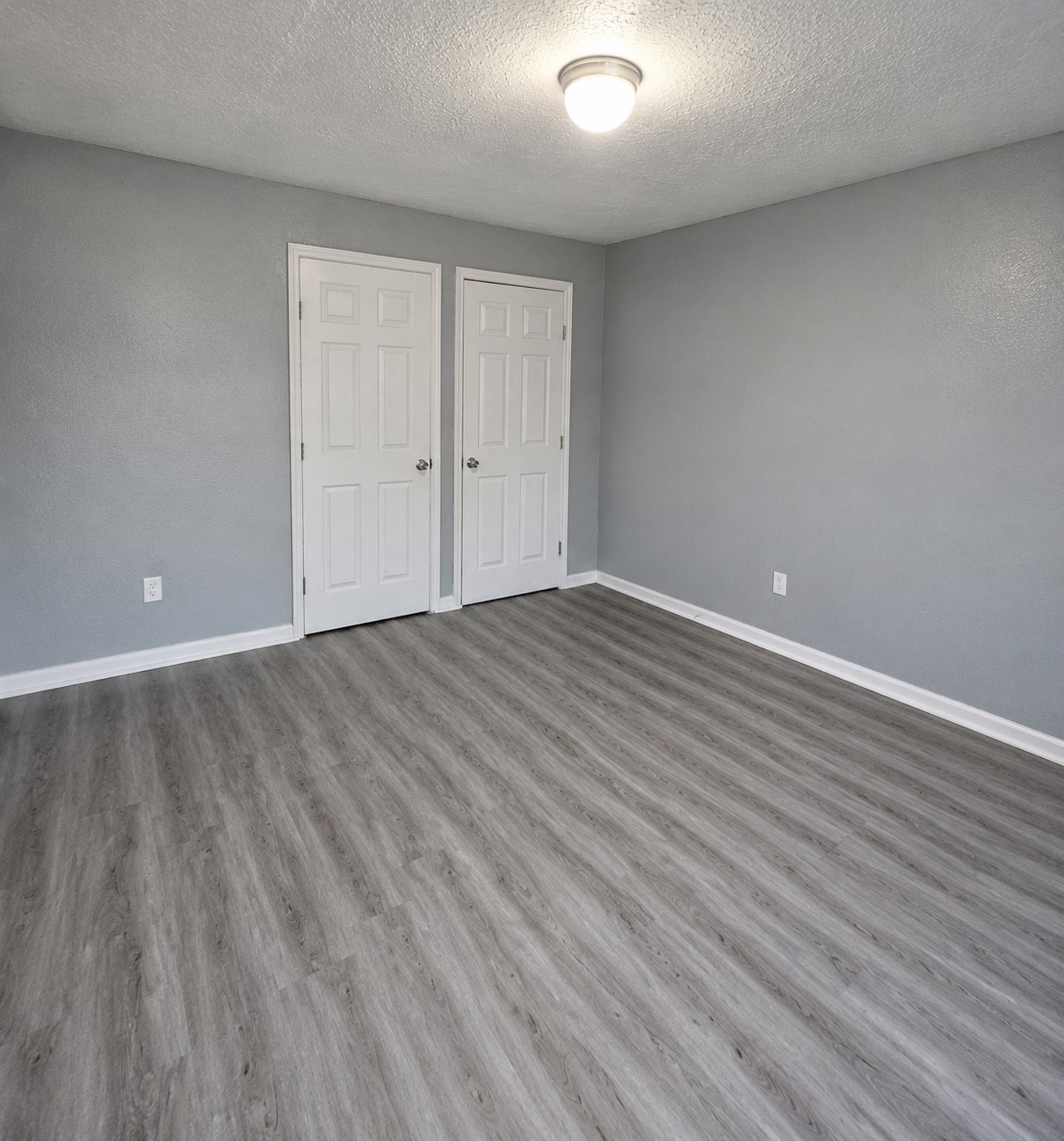 713 S Fenner Avenue Property Photo 8