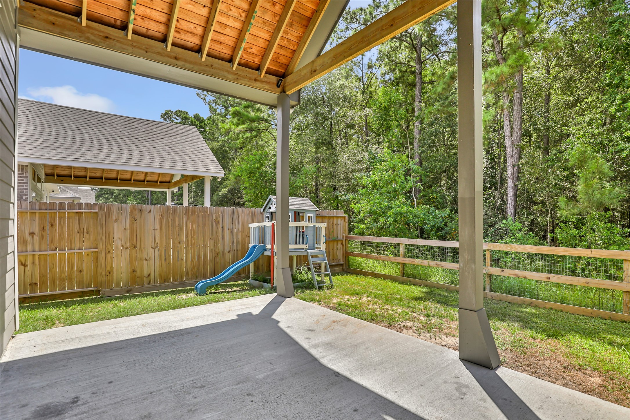 525 Little Spring Court Property Photo 4