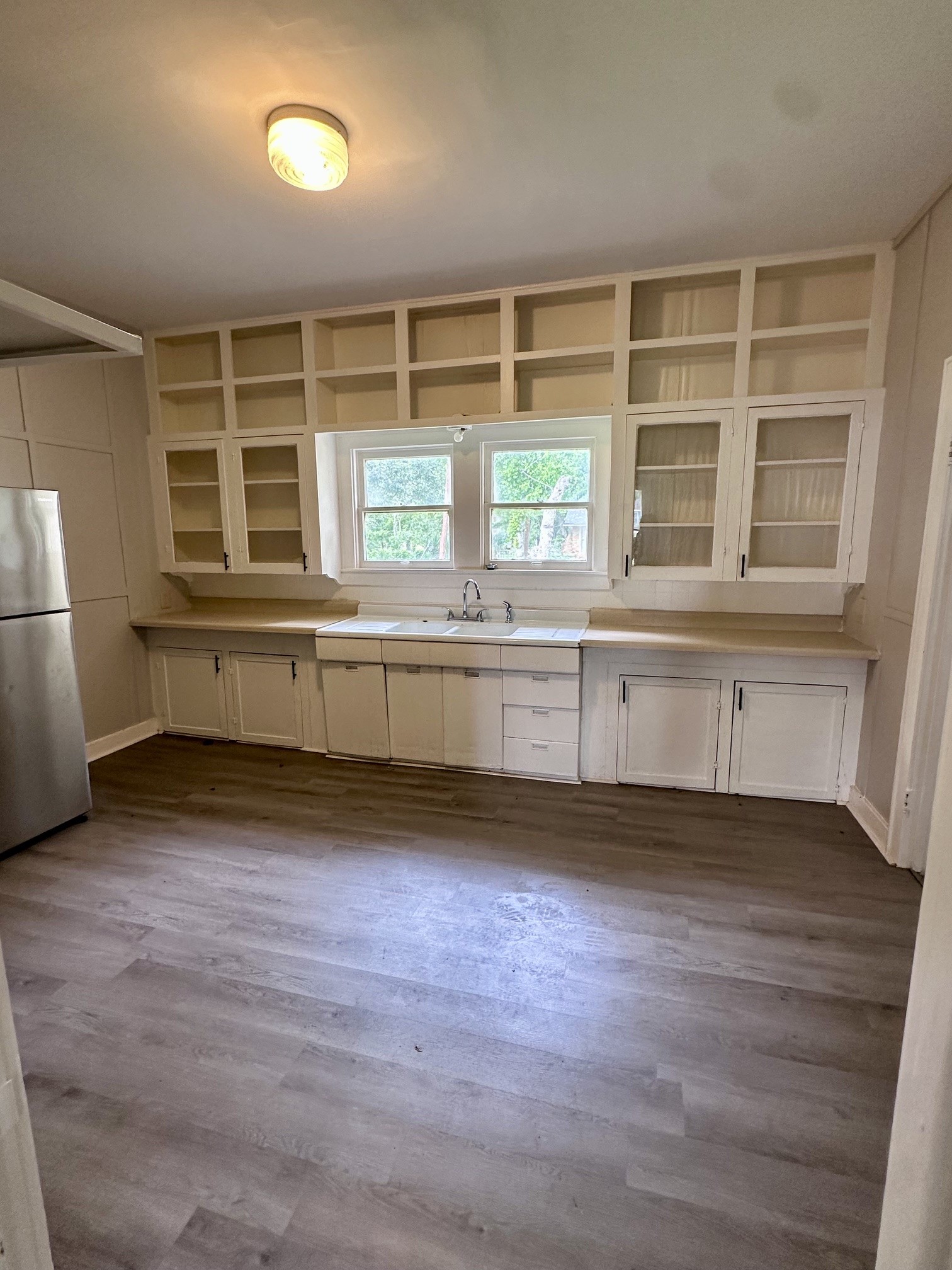 217 Marland St Property Photo 5