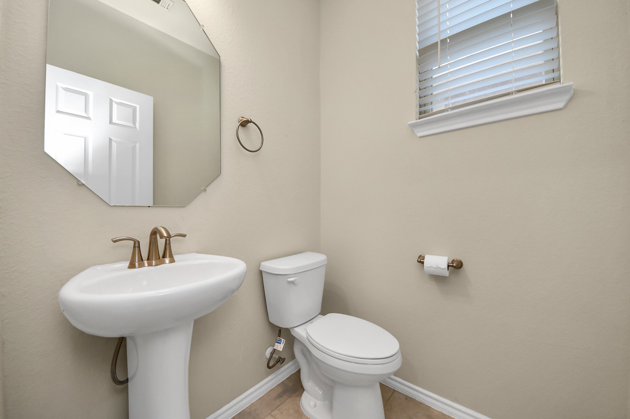3111 Dakota Falls Dr Property Photo 21