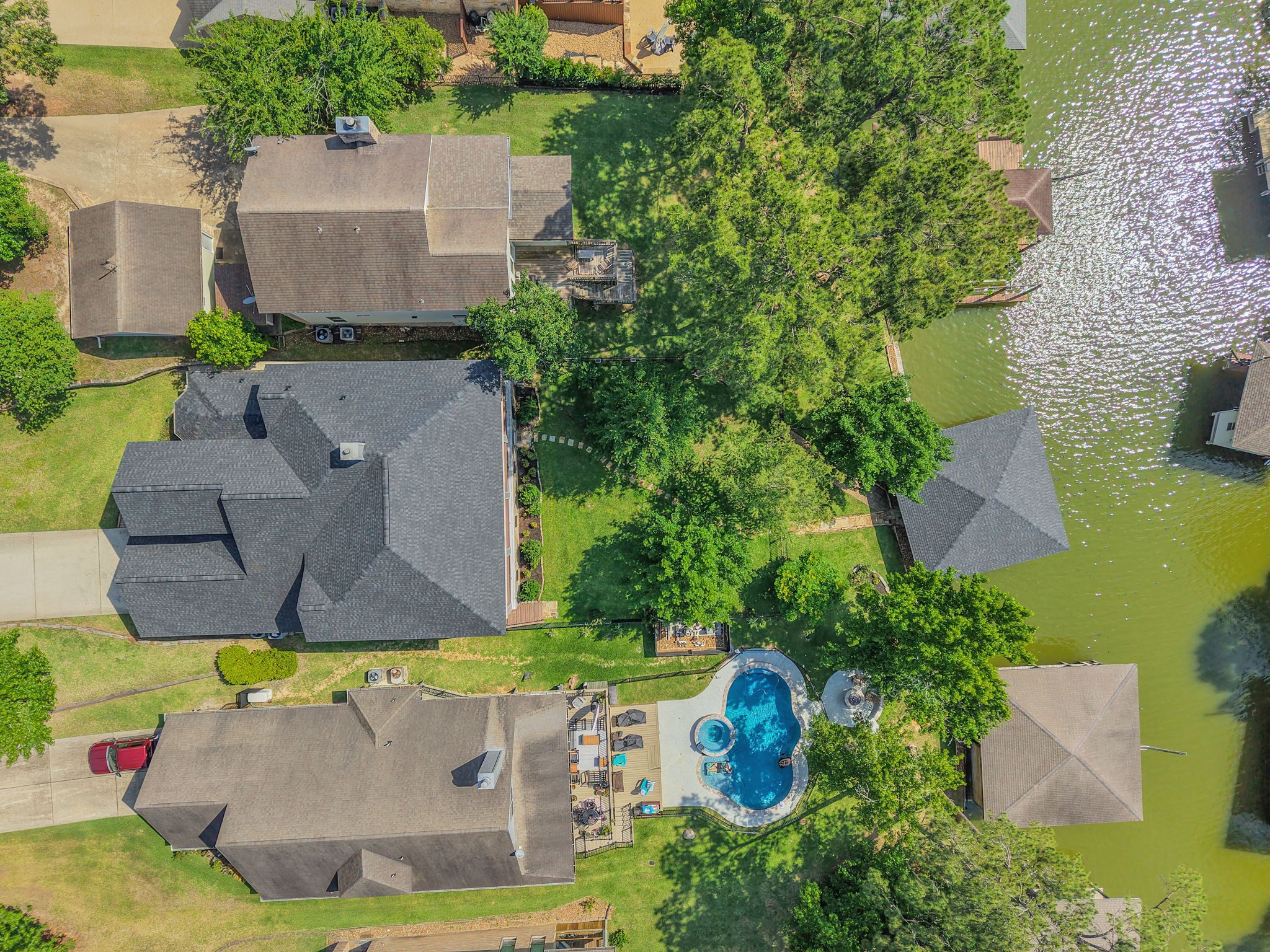 270 Lake Grove Drive Property Photo 4
