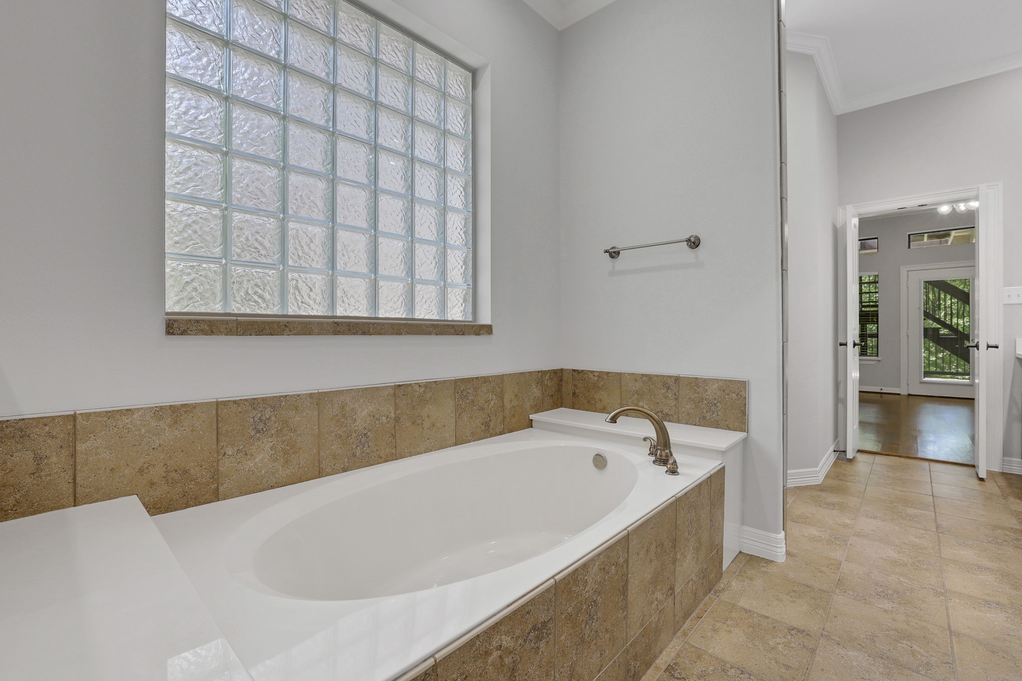 270 Lake Grove Drive Property Photo 18