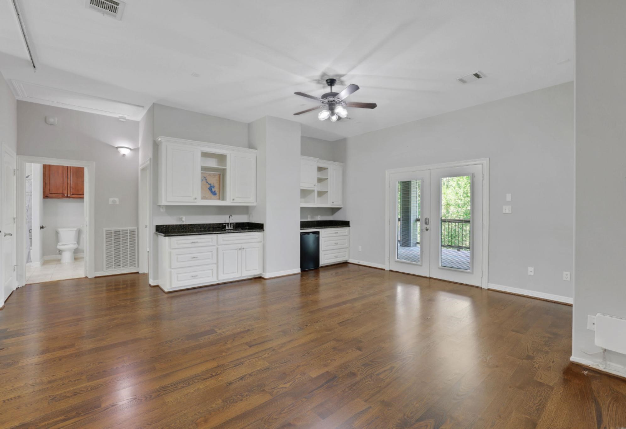 270 Lake Grove Drive Property Photo 28