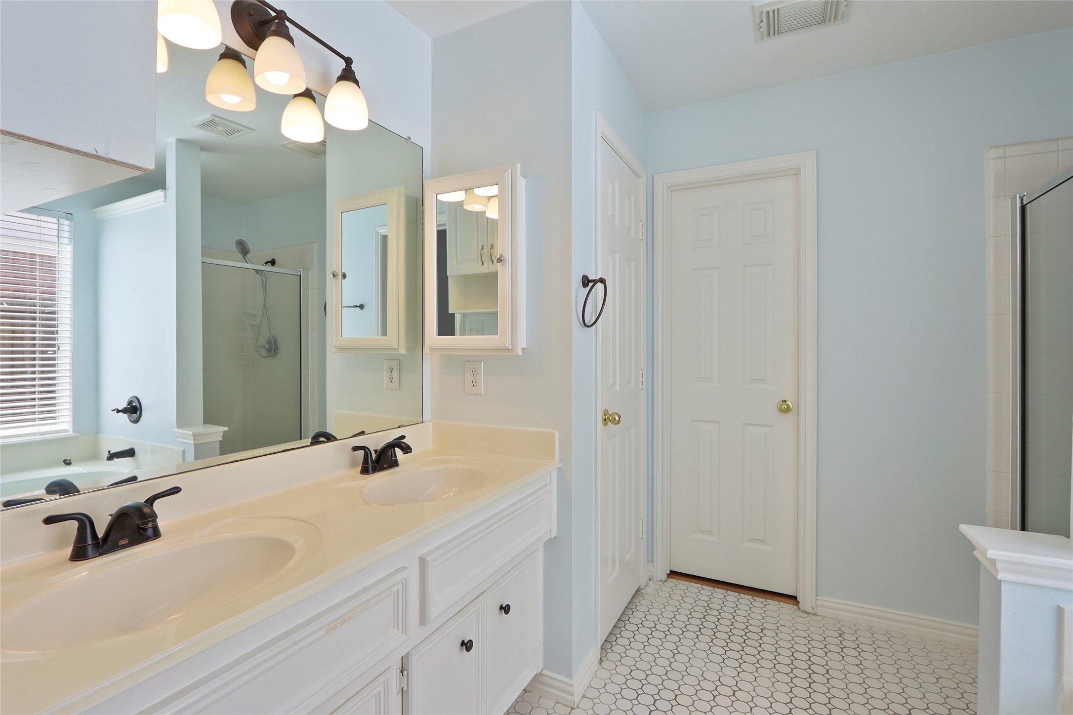 1611 Brady Creek Lane Property Photo 11