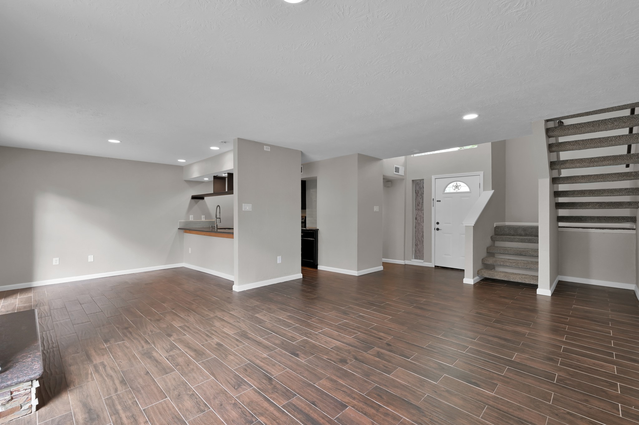 12311 Glenview Drive Property Photo 6