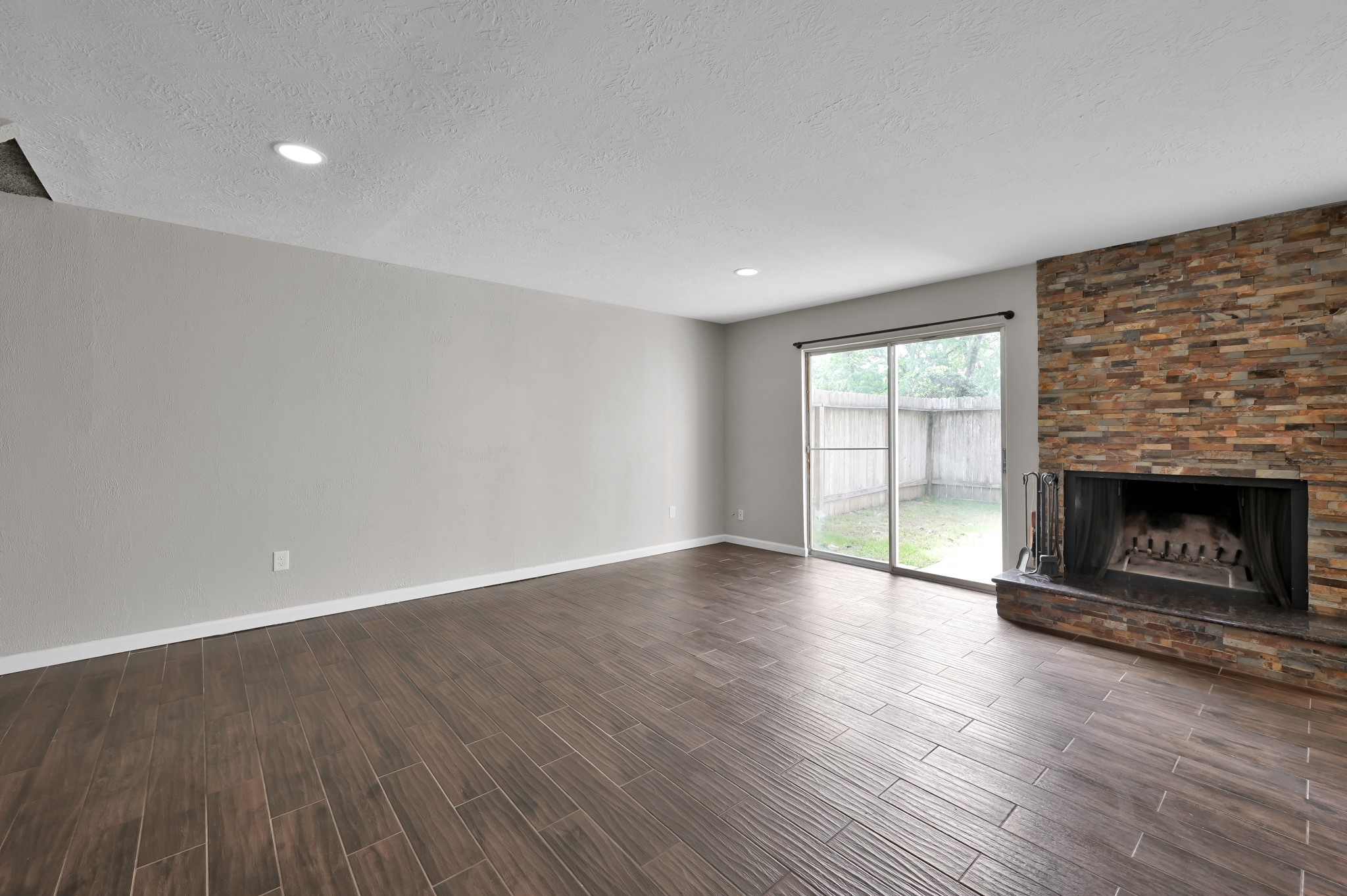 12311 Glenview Drive Property Photo 8