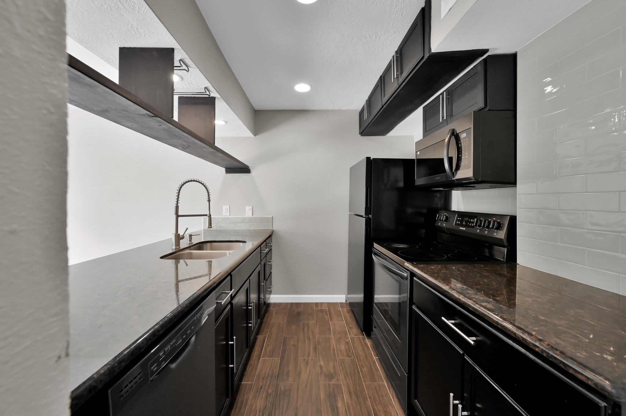 12311 Glenview Drive Property Photo 11