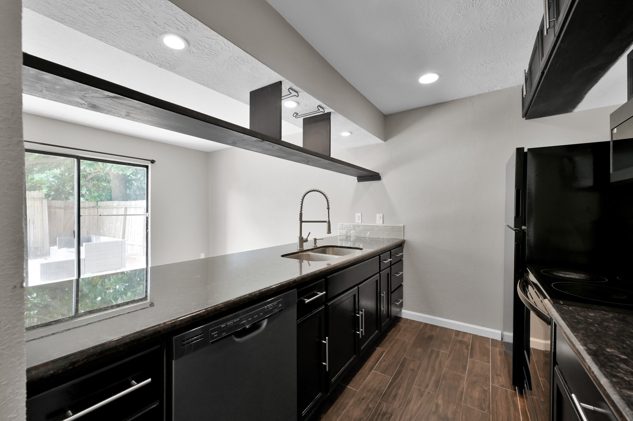 12311 Glenview Drive Property Photo 12
