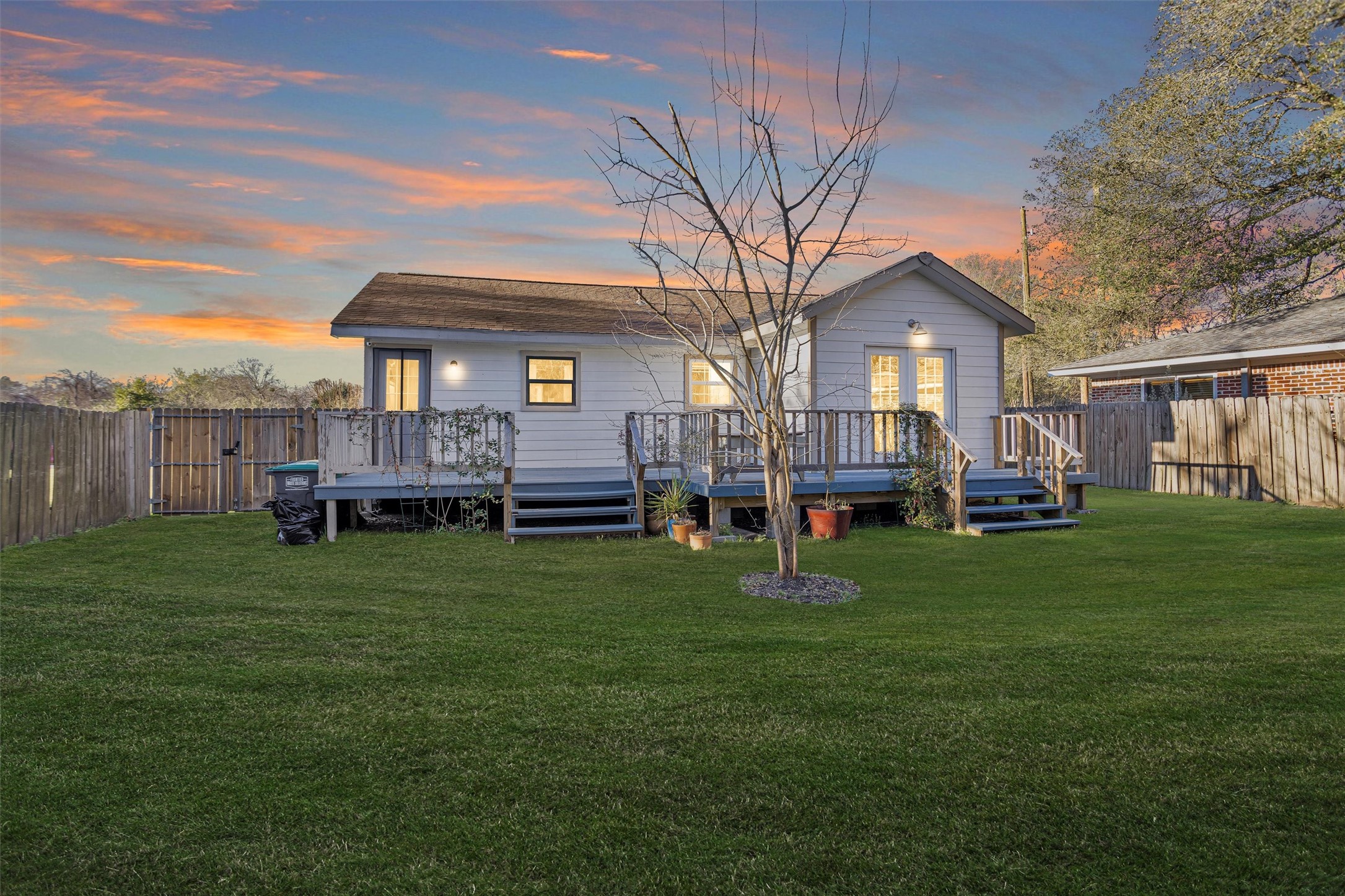 221 Carrell Street Property Photo 2