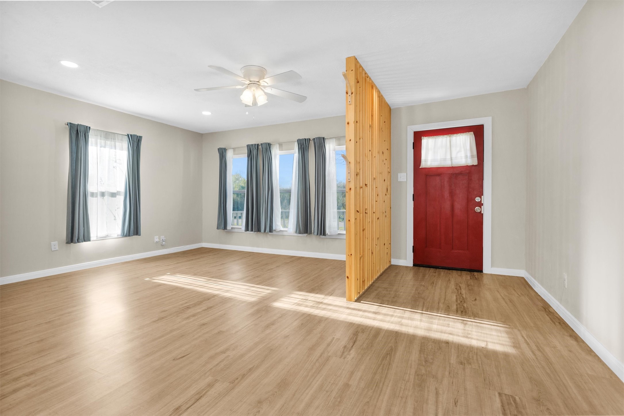221 Carrell Street Property Photo 10