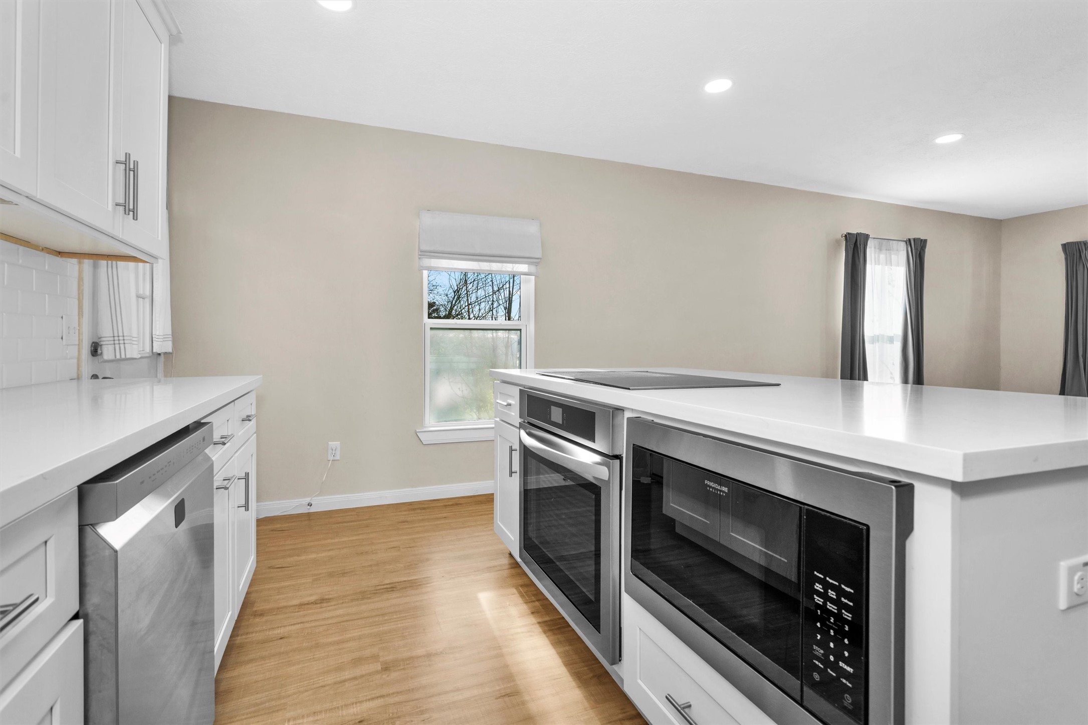 221 Carrell Street Property Photo 18