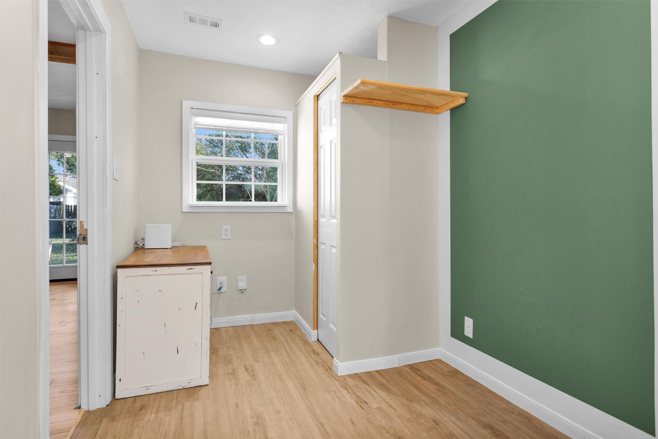 221 Carrell Street Property Photo 20