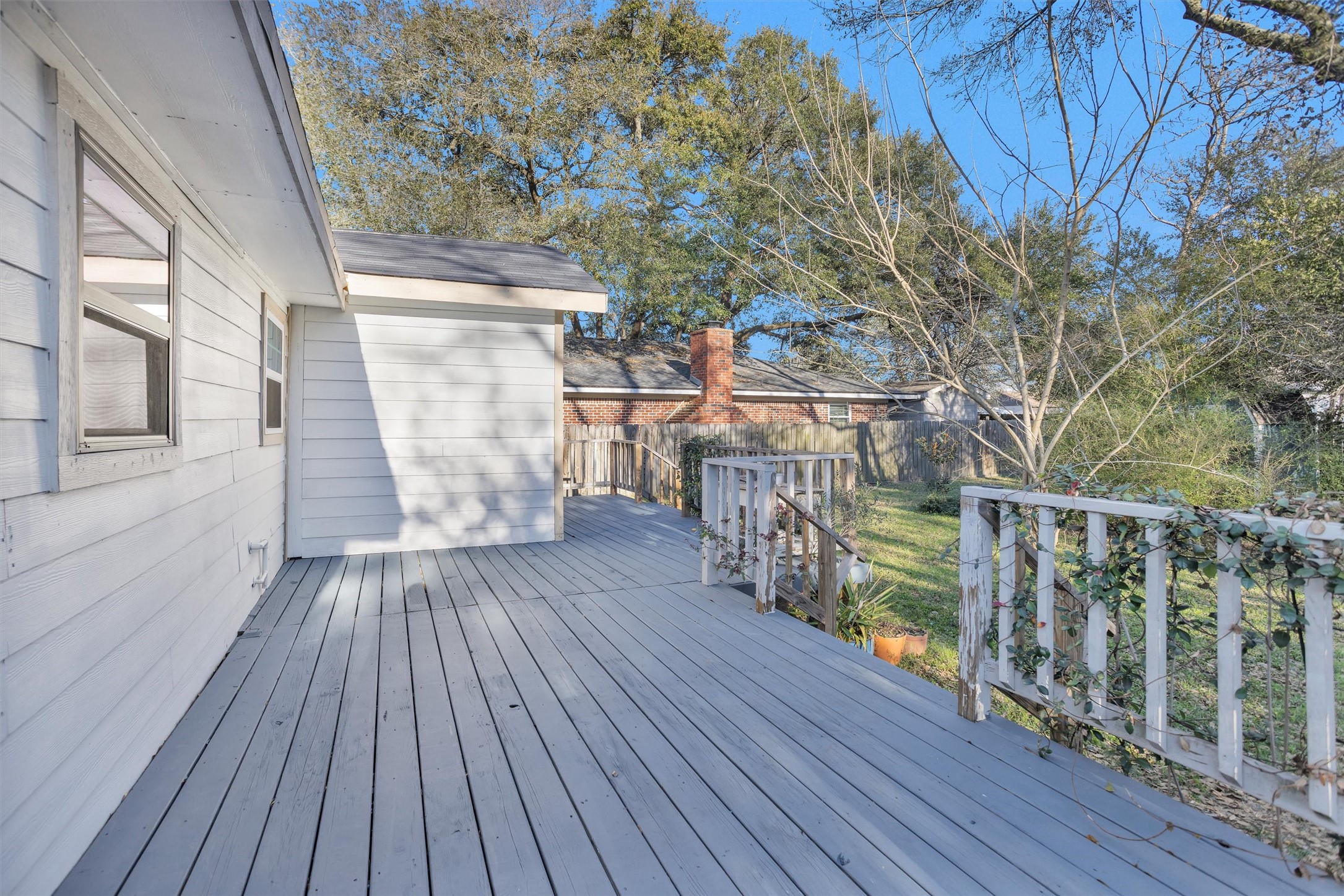 221 Carrell Street Property Photo 36