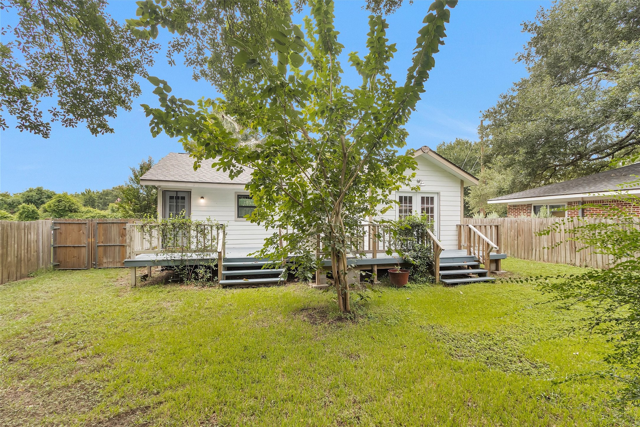 221 Carrell Street Property Photo 39