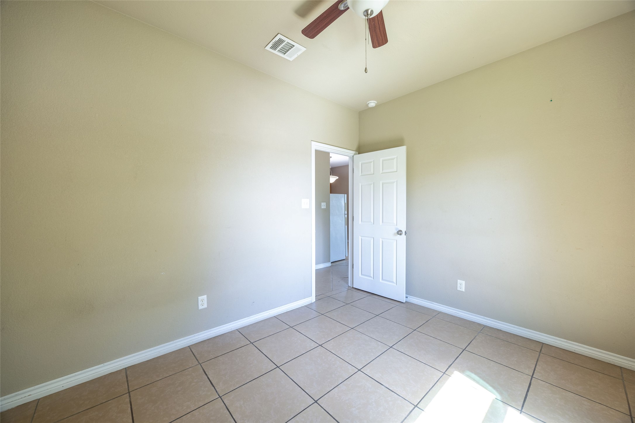 205 E 2nd Street Property Photo 13