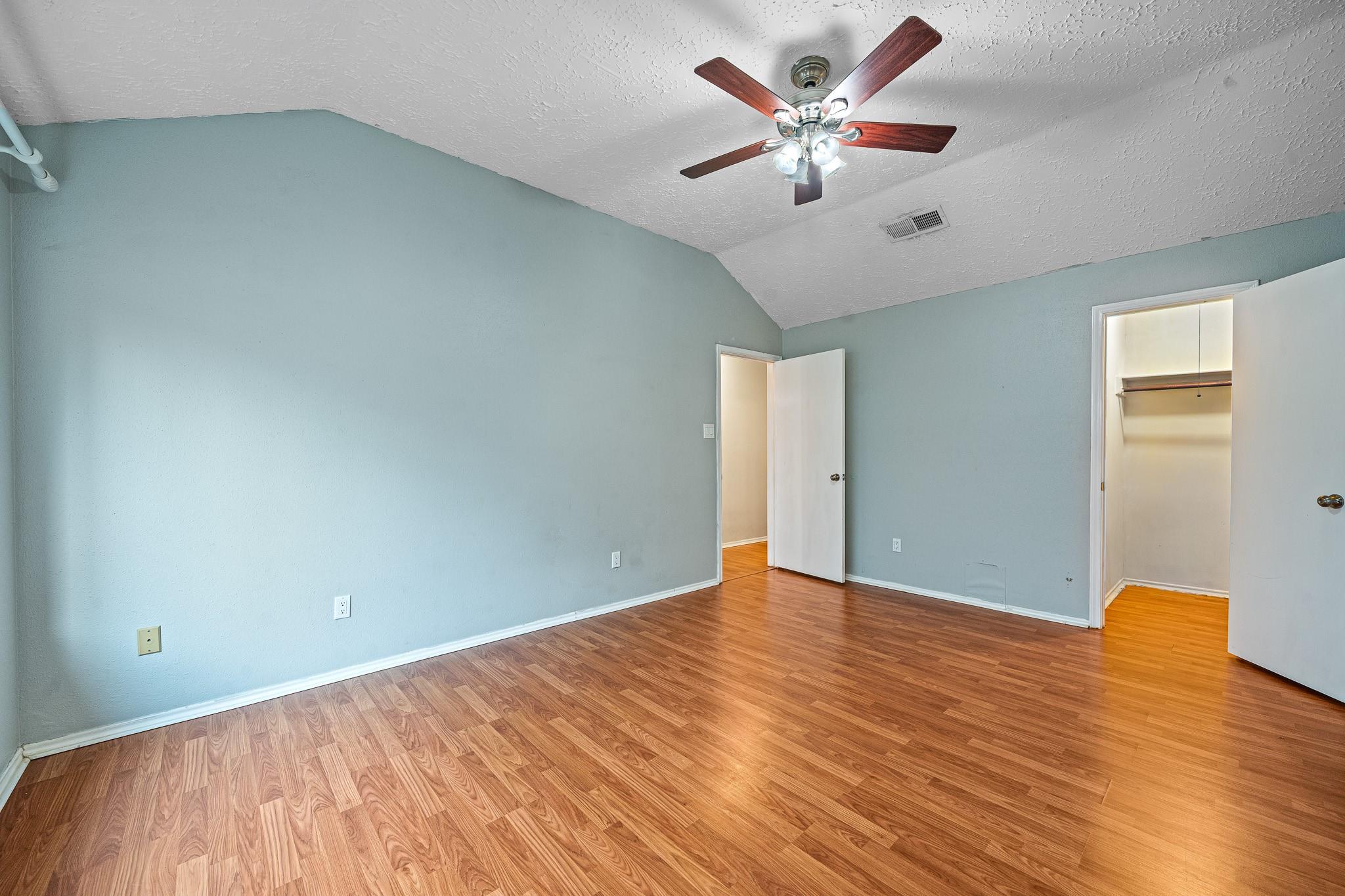 18123 Lake Bend Drive Property Photo 12