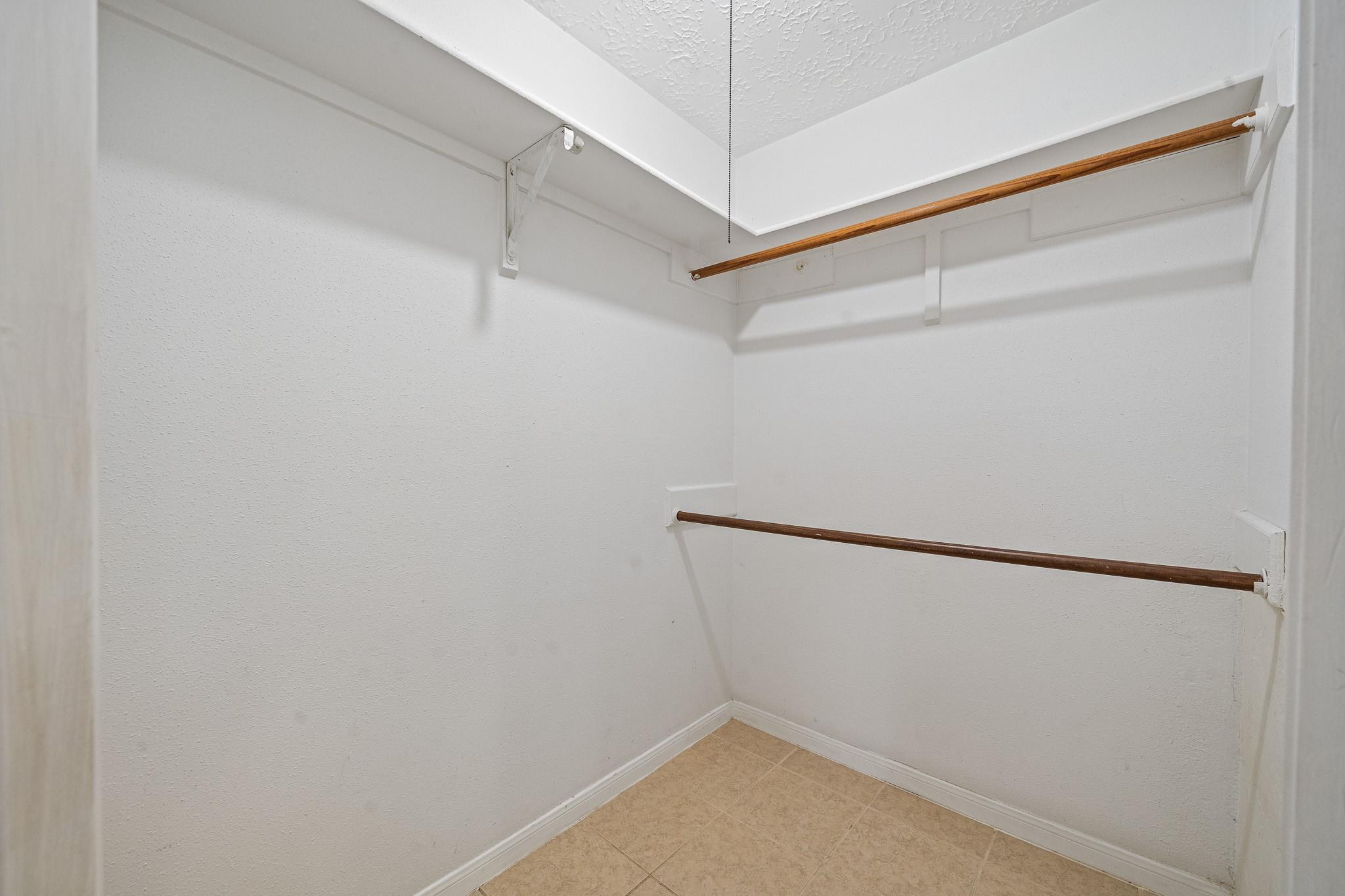 18123 Lake Bend Drive Property Photo 15